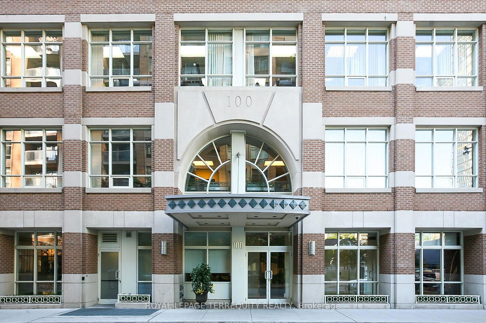 100 Hayden St N, unit 1101 for sale