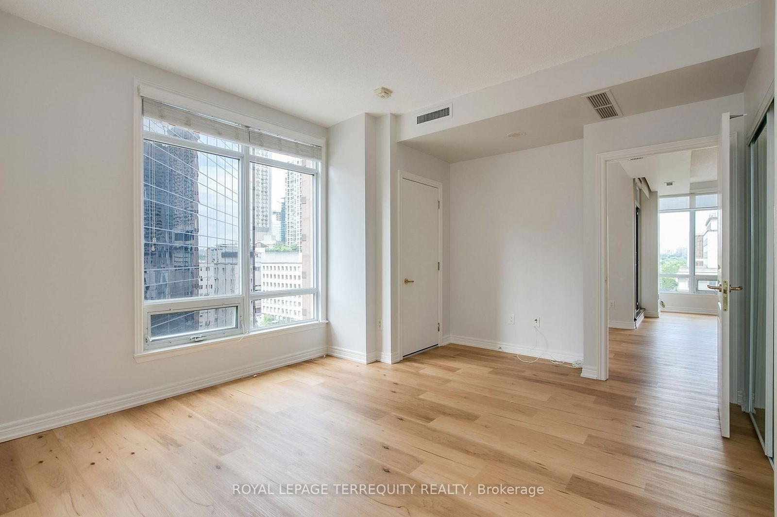 100 Hayden St N, unit 1101 for sale