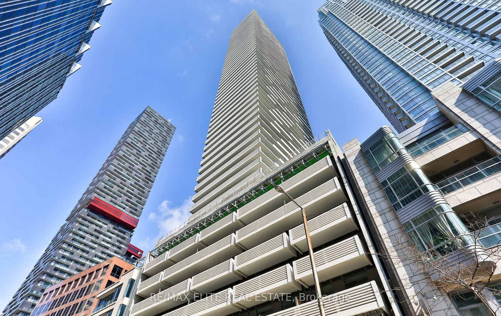 2221 Yonge St, unit 2608 for rent