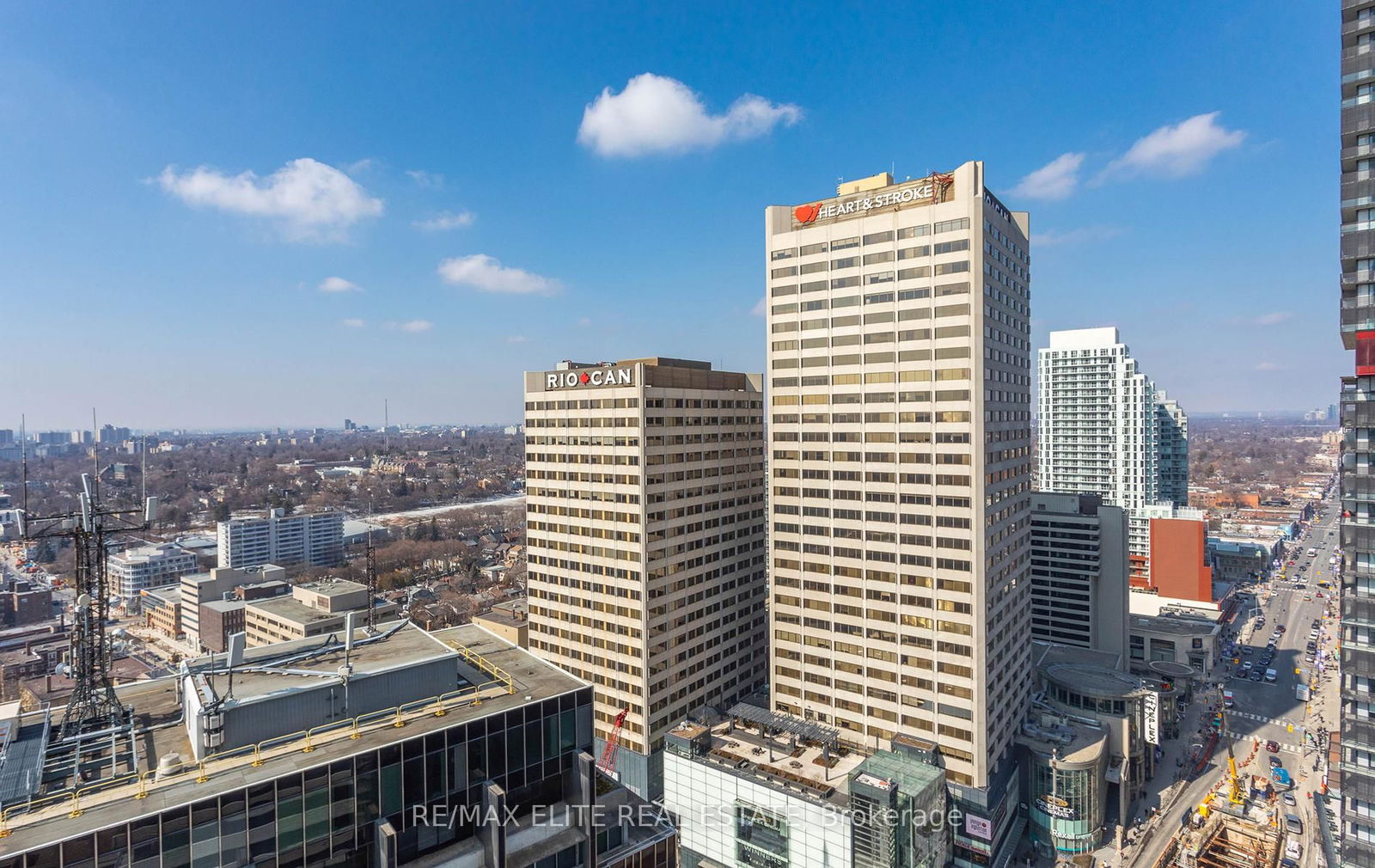 2221 Yonge St, unit 2608 for rent