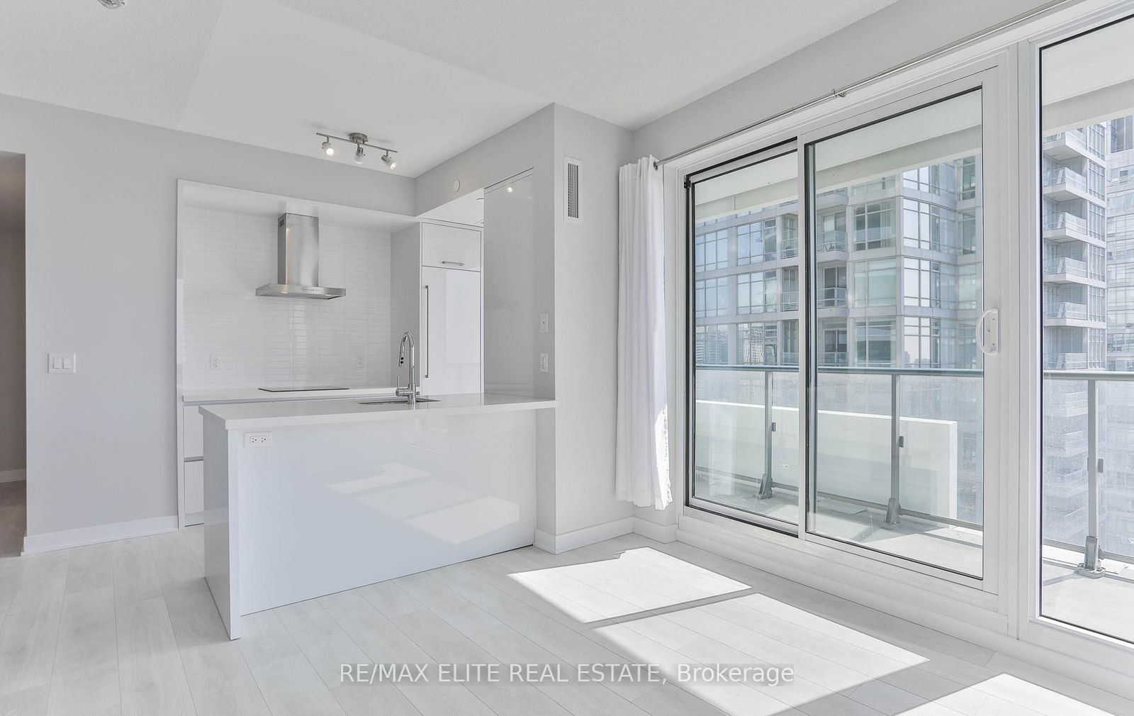 2221 Yonge St, unit 2608 for rent