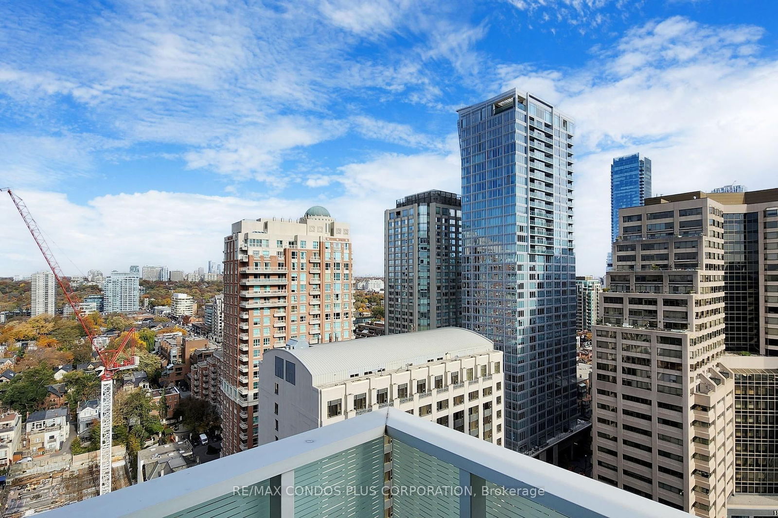 200 Bloor St W, unit 2105 for sale