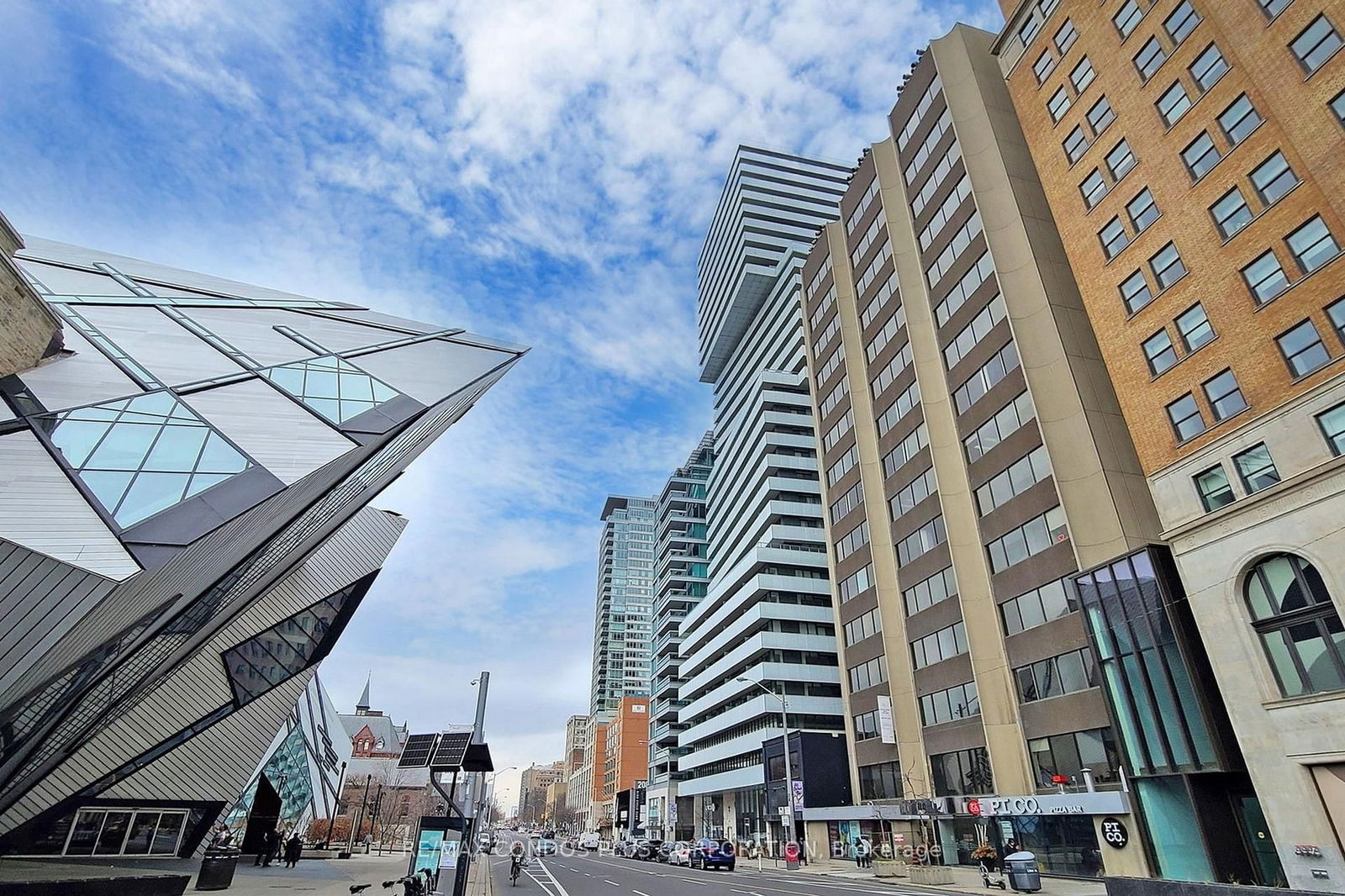 200 Bloor St W, unit 2105 for sale