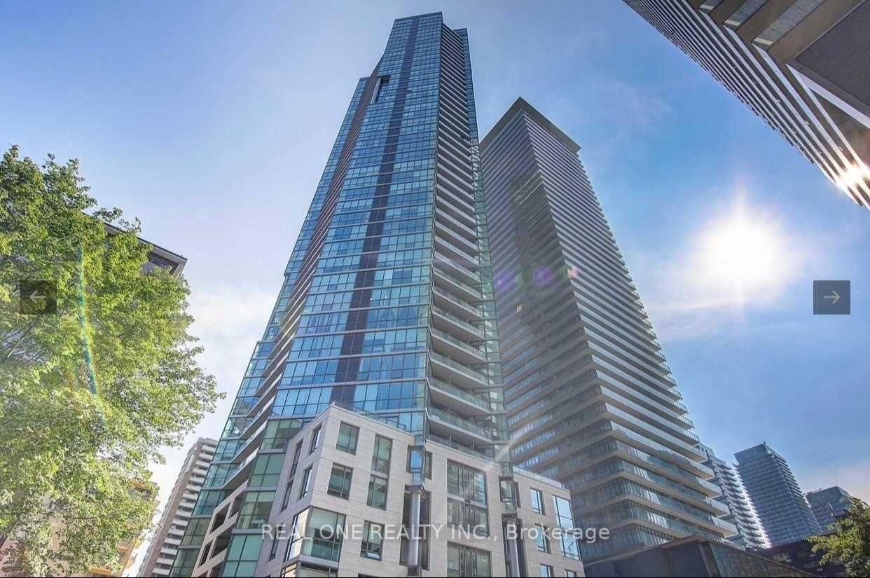 45 Charles St E, unit 4212 for rent