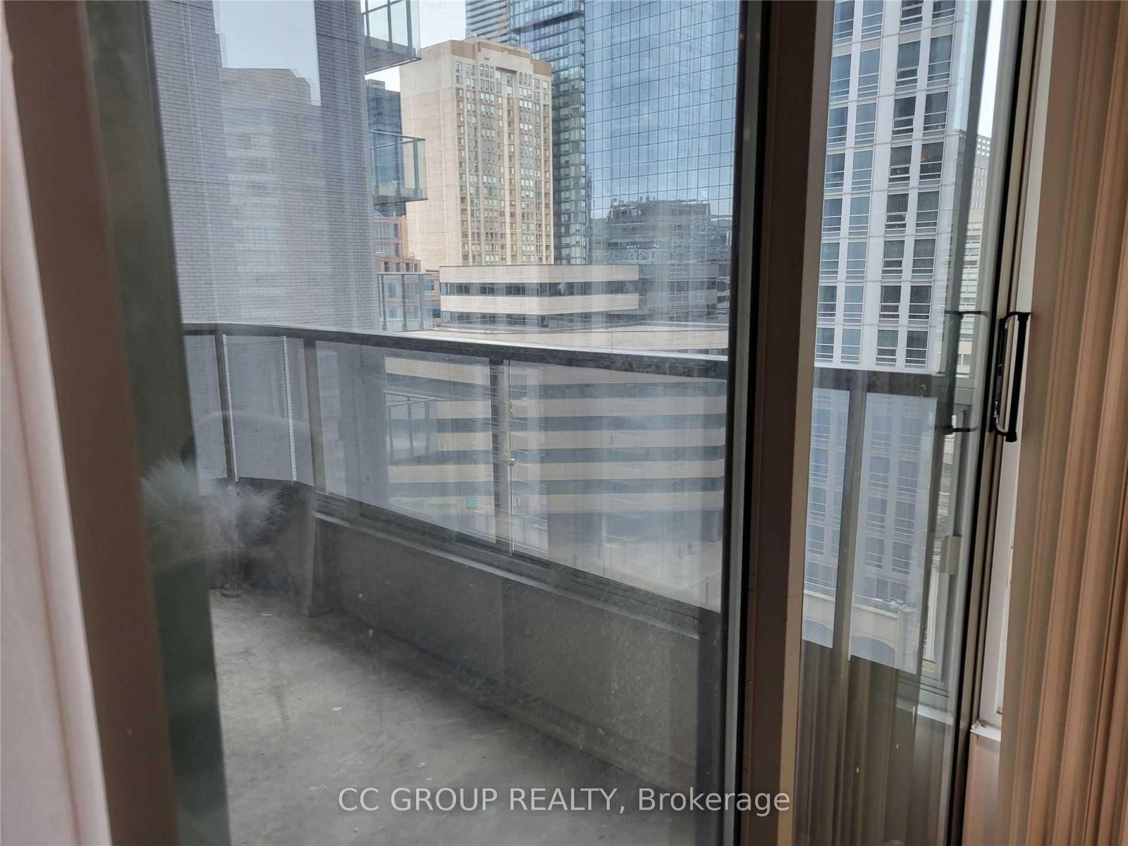 750 Bay St, unit 1510 for rent