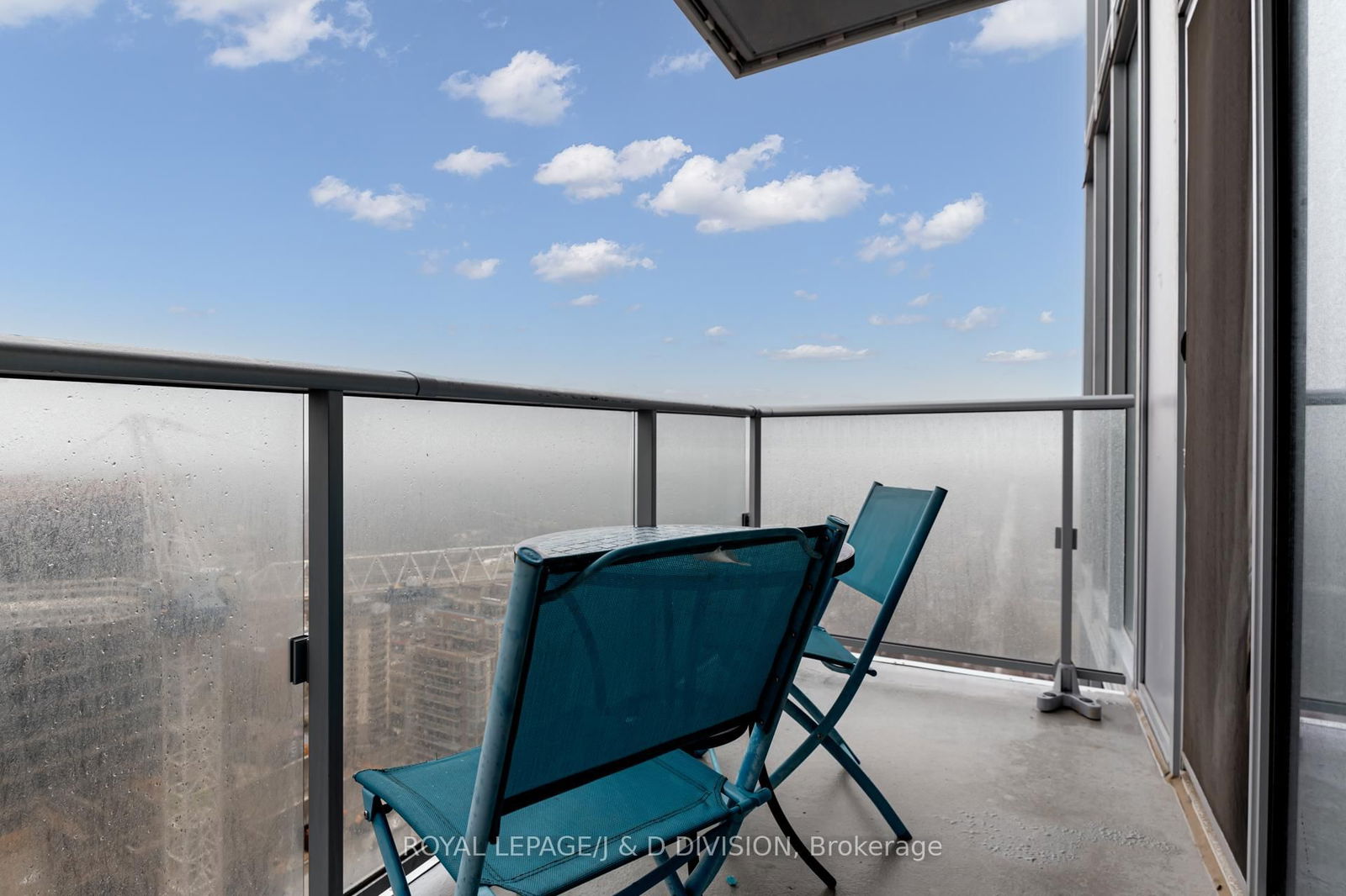 99 Broadway Ave, unit 2903 for rent