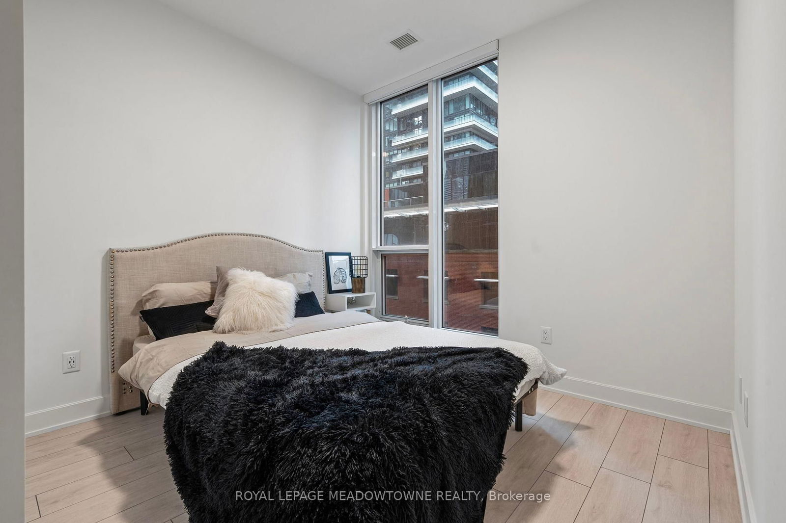 15 Mercer St, unit 813 for rent