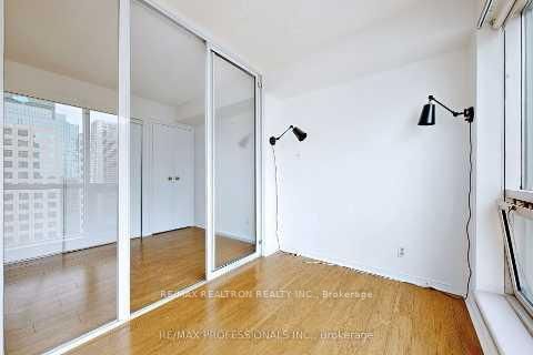 10 Queens Quay W, unit 1808 for rent