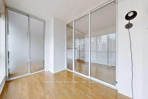 10 Queens Quay W, unit 1808 for rent