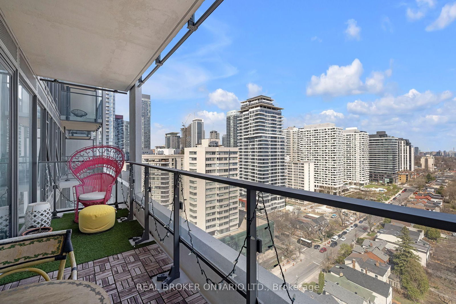 5 Soudan Ave, unit 2004 for sale