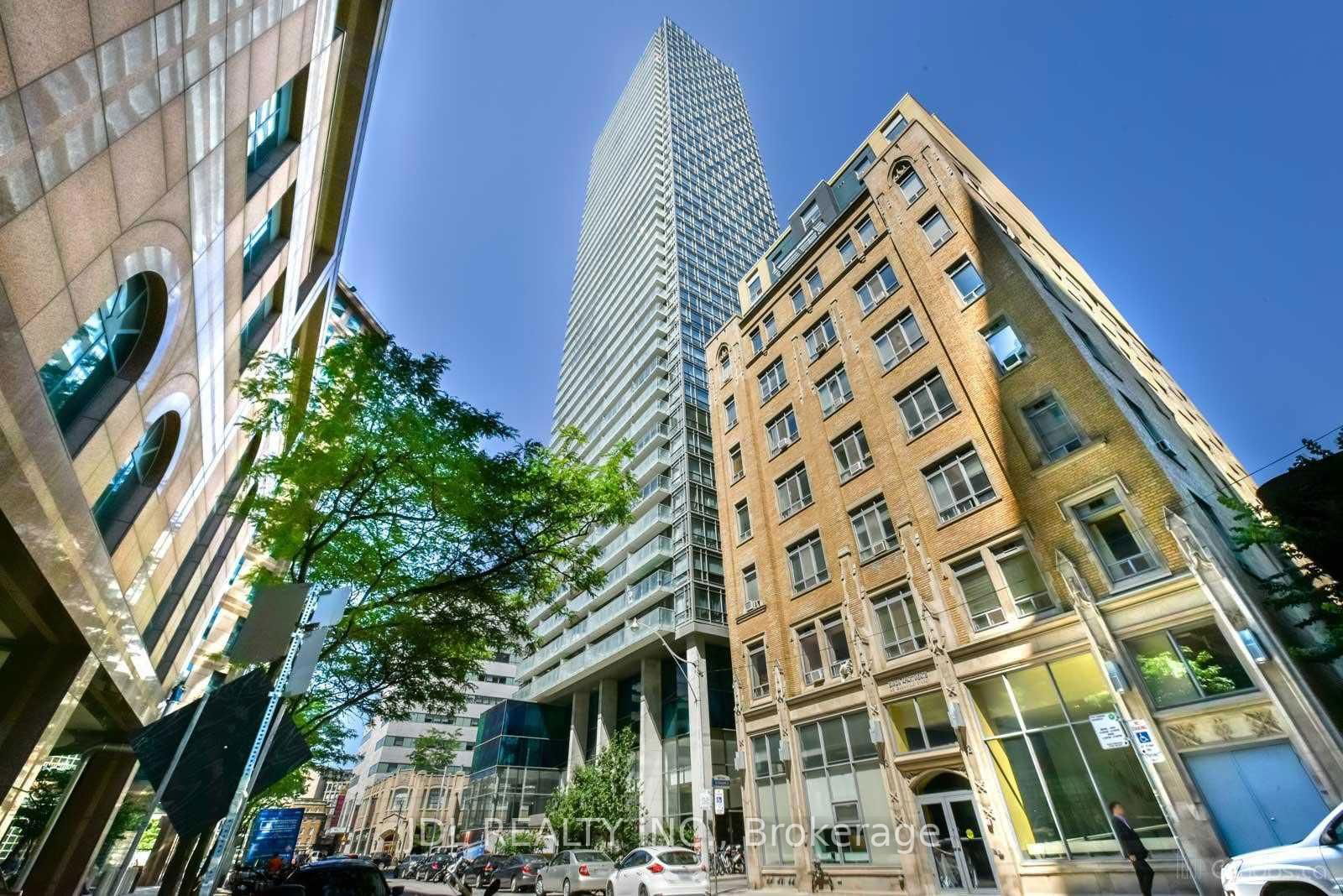 37 Grosvenor St, unit 2205 for rent