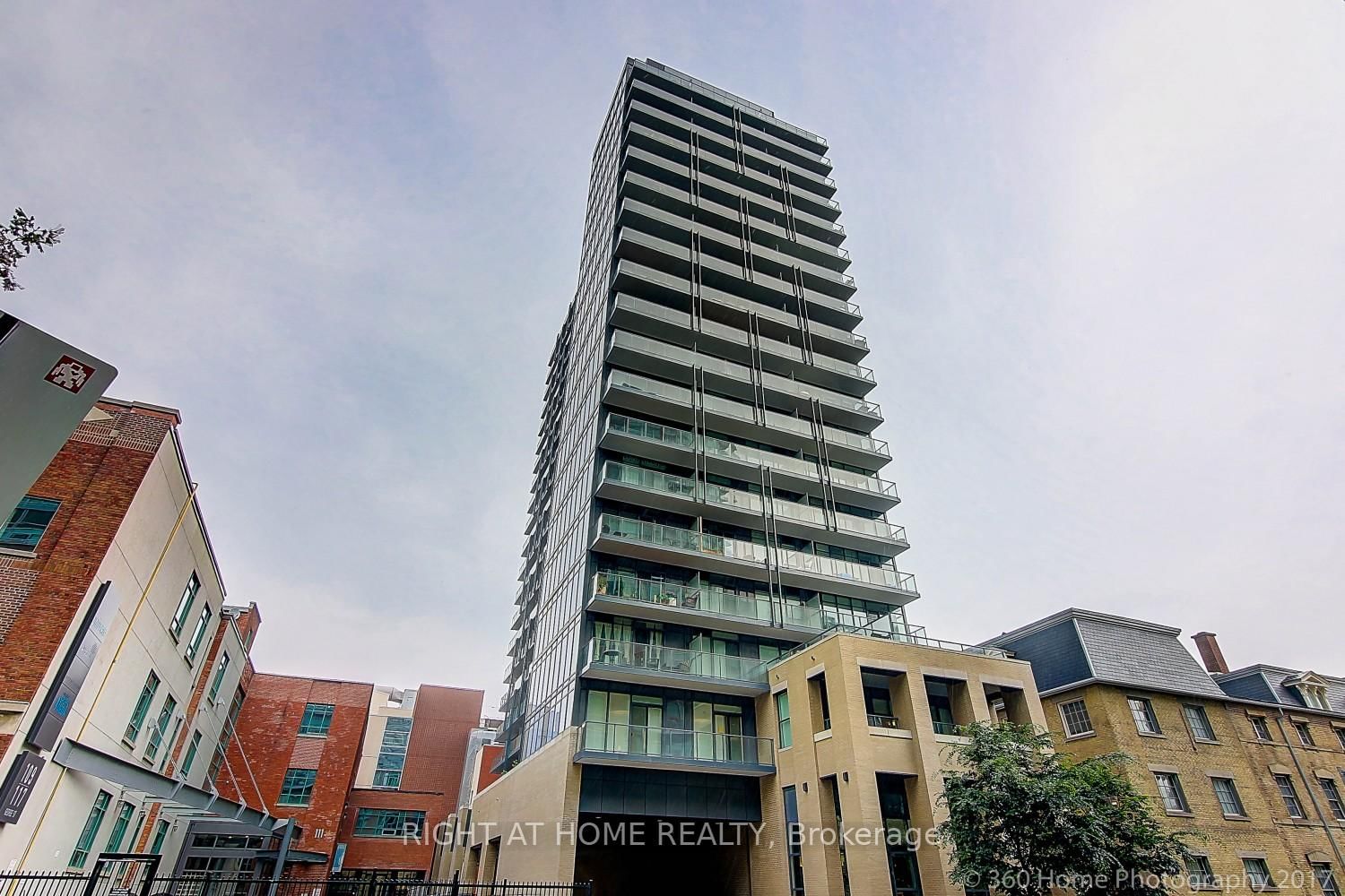 105 George St, unit 1713 for rent