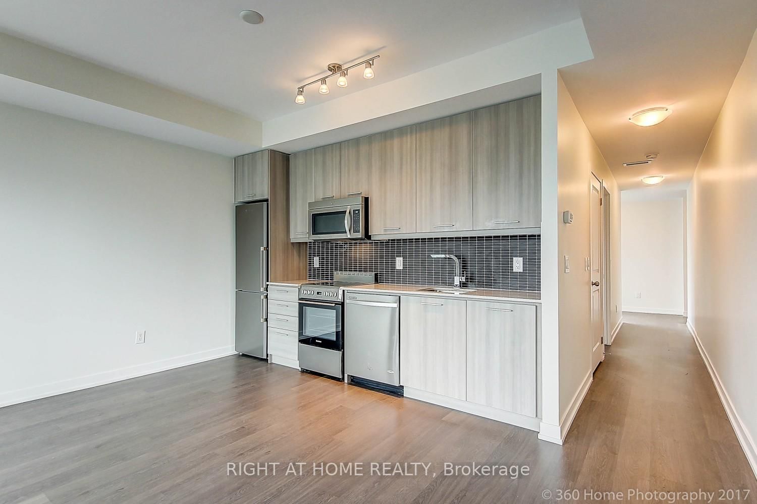 105 George St, unit 1713 for rent