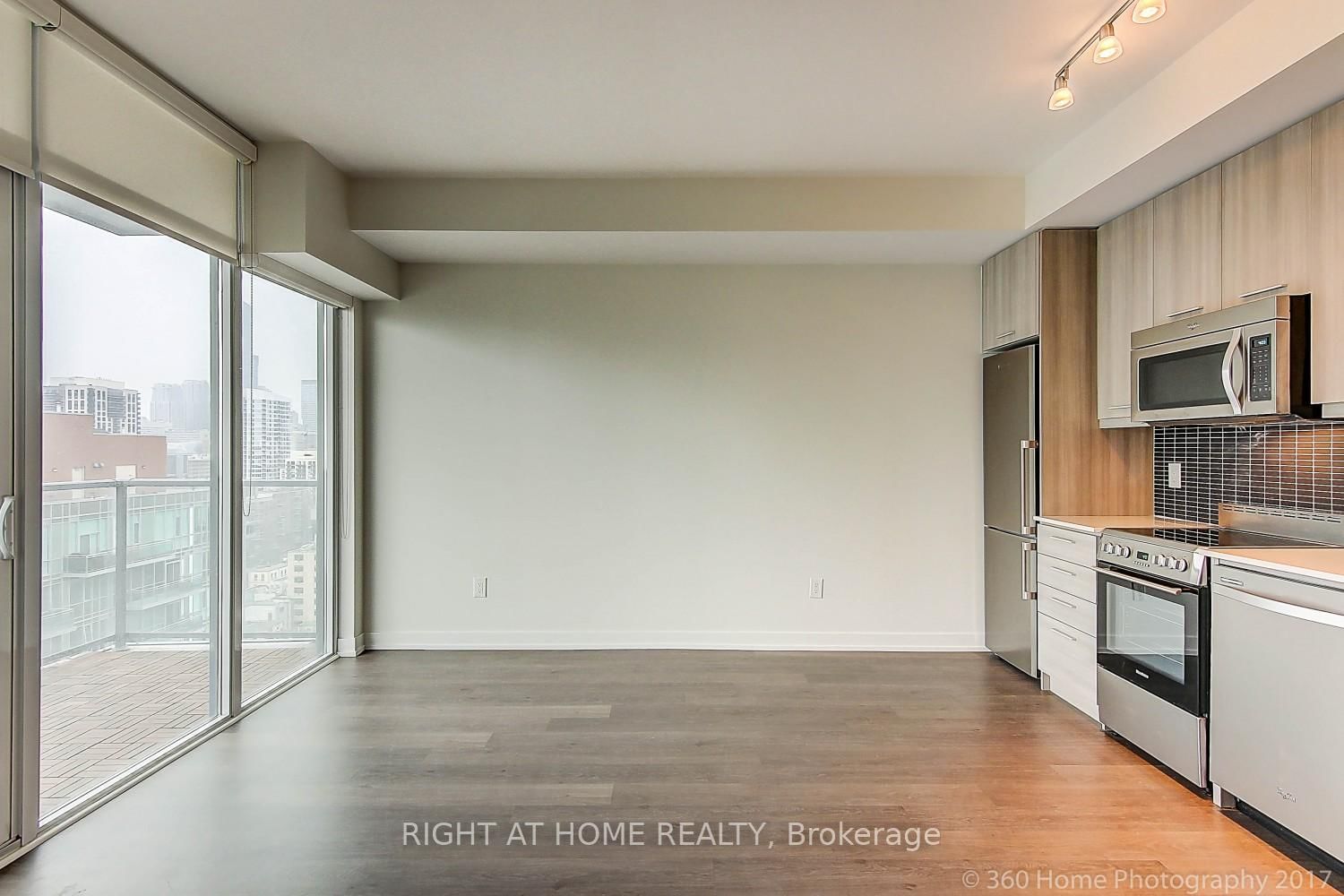 105 George St, unit 1713 for rent