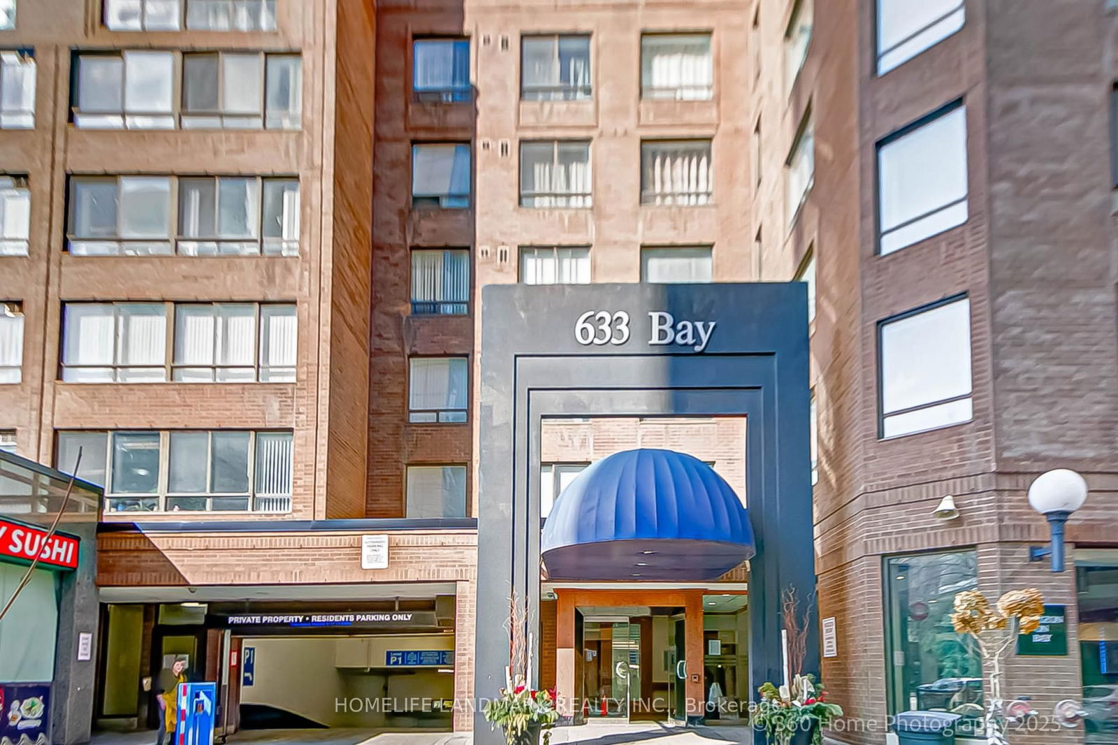 633 Bay St, unit 1703 for sale