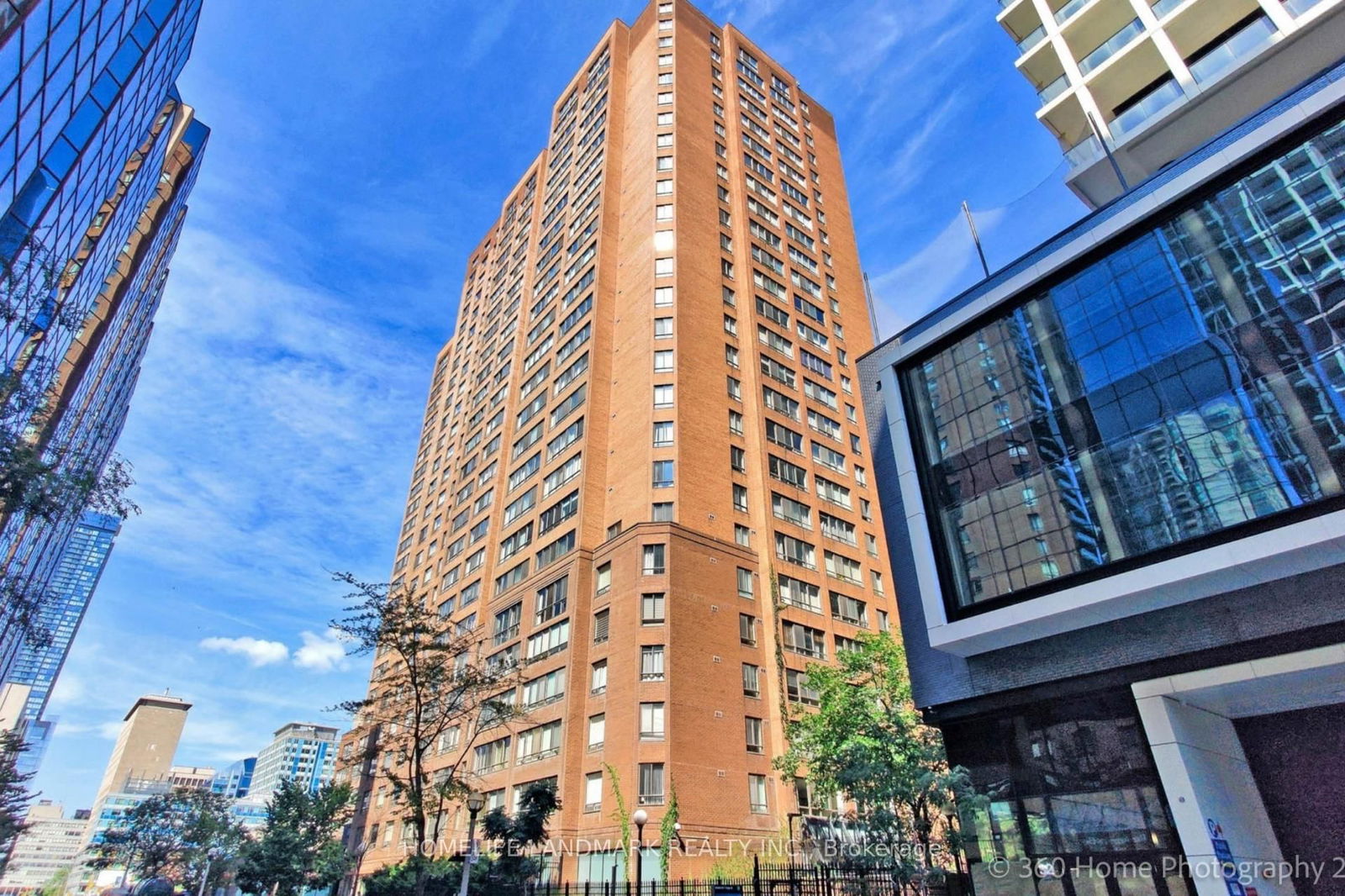 633 Bay St, unit 1703 for sale