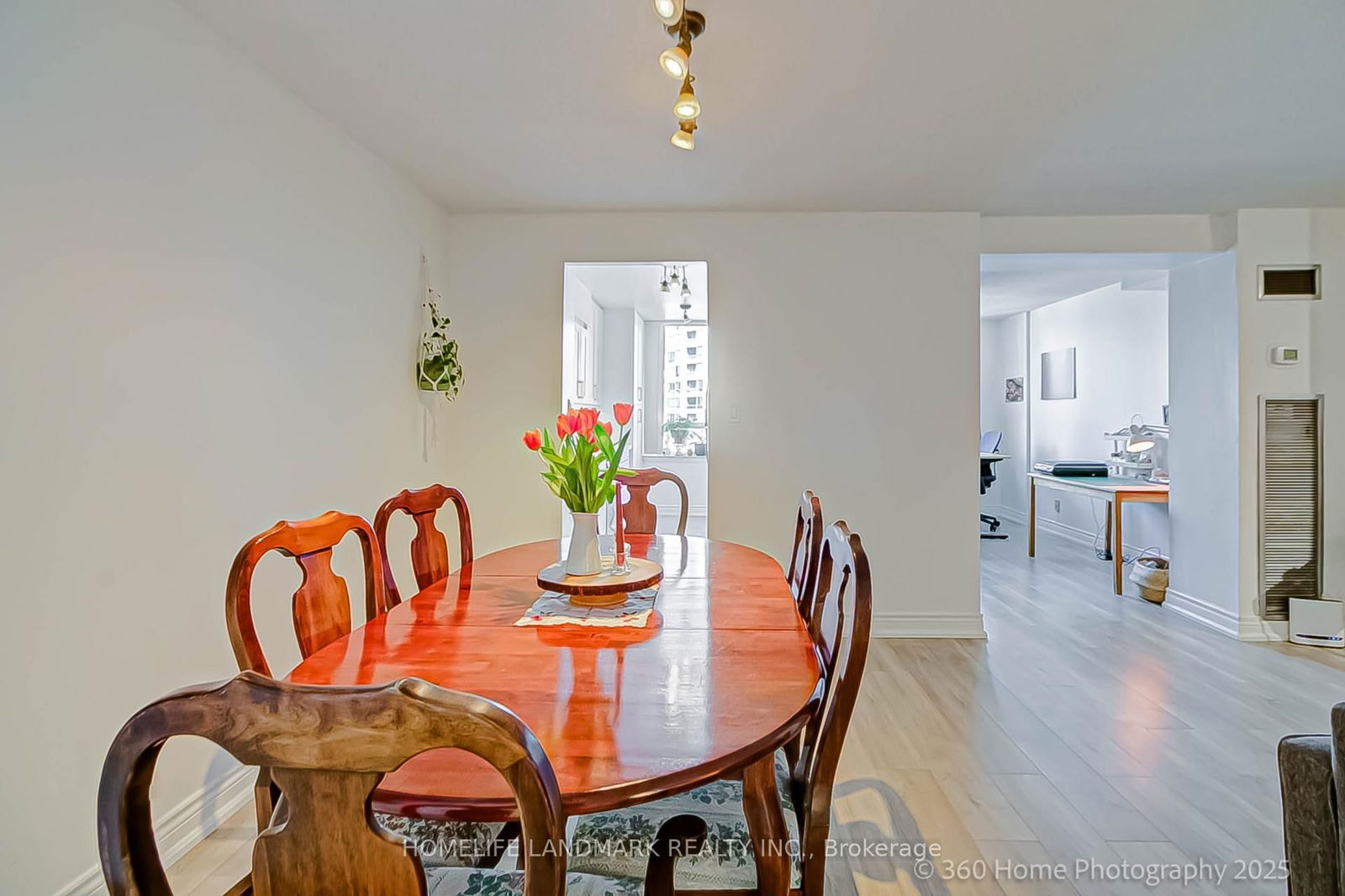 633 Bay St, unit 1703 for sale