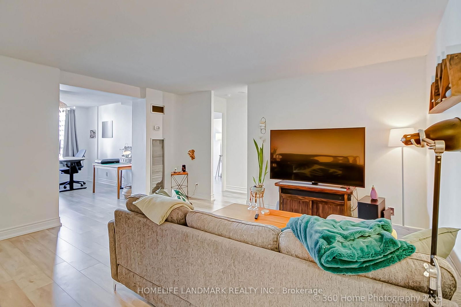 633 Bay St, unit 1703 for sale