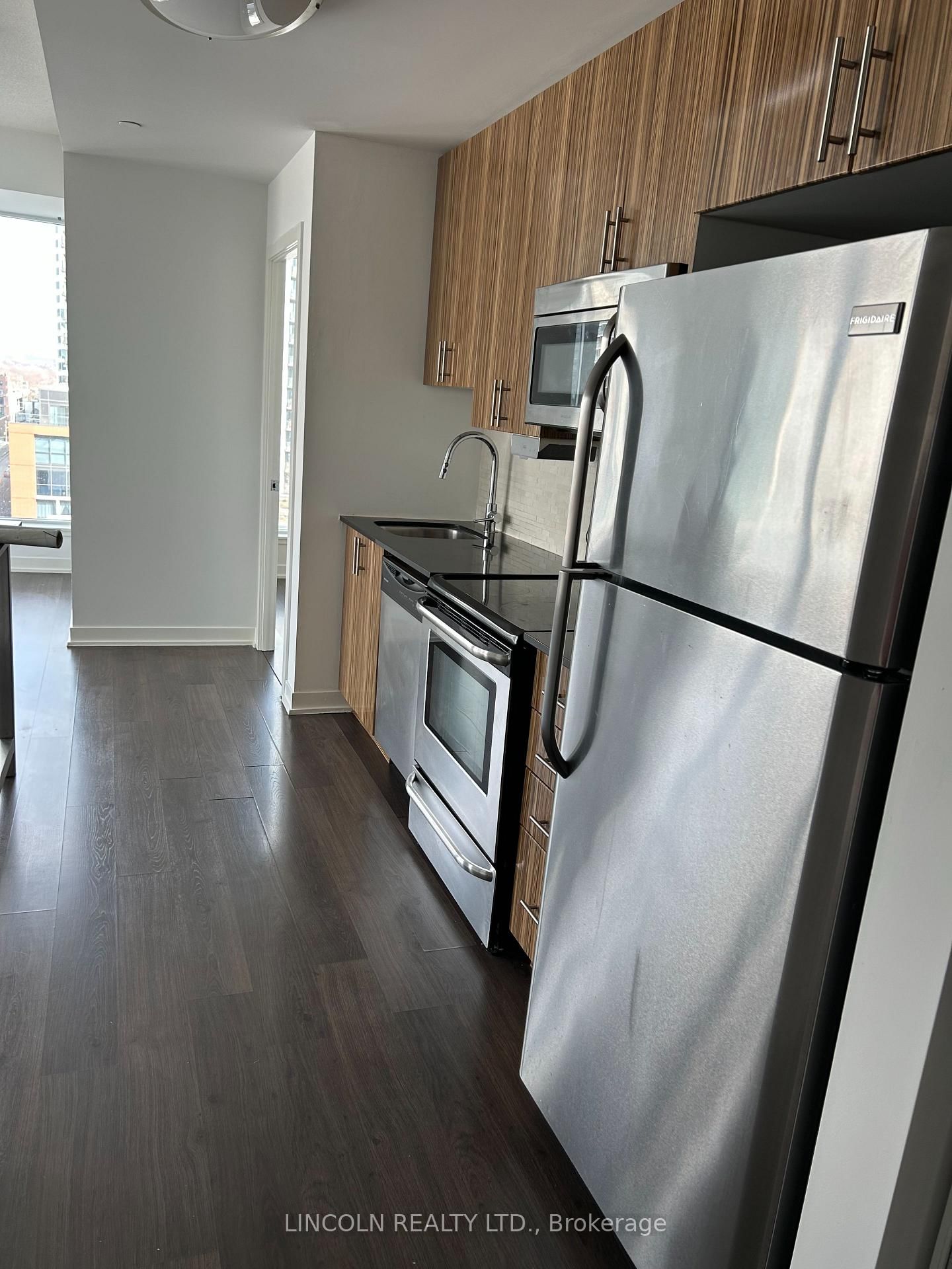 225 Sackville St, unit 810 for rent