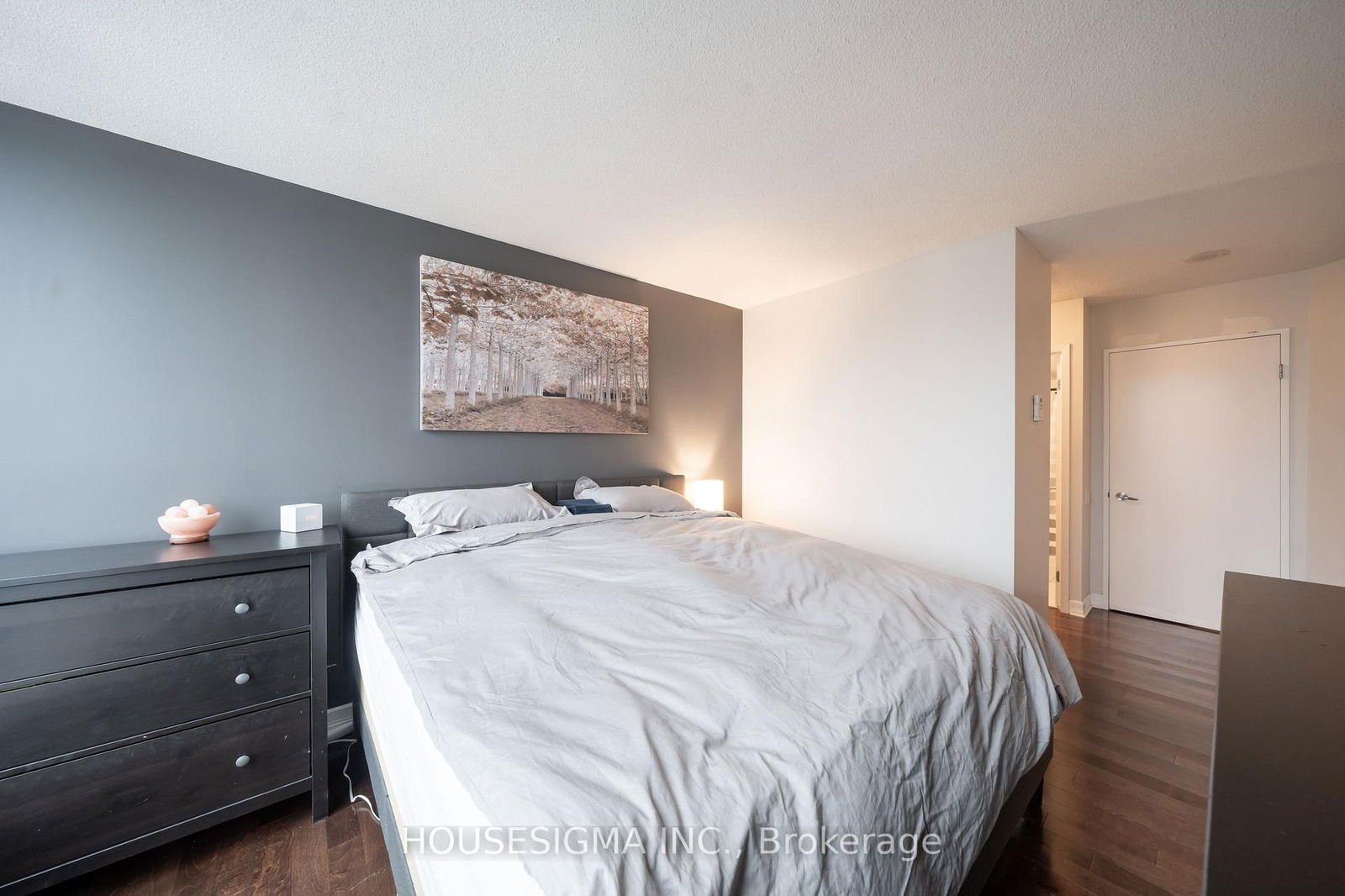 33 Sheppard Ave, unit 2302 for rent