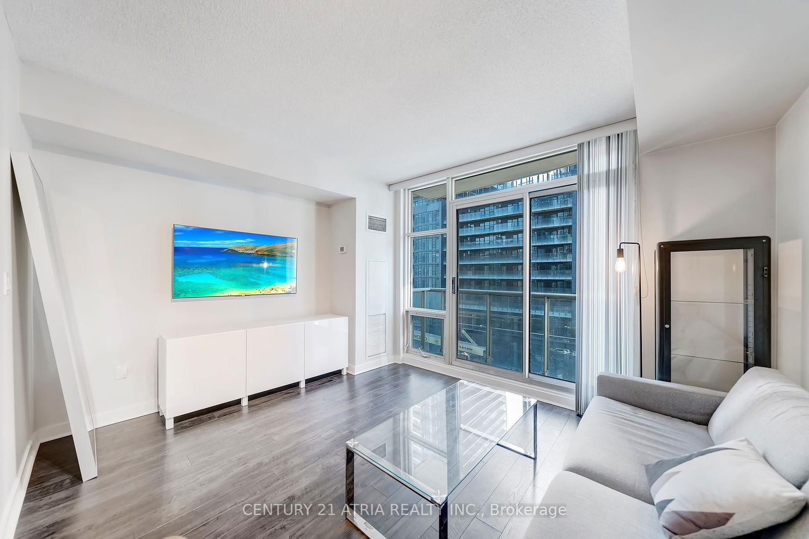 10 Navy Wharf Crt, unit 805 for rent