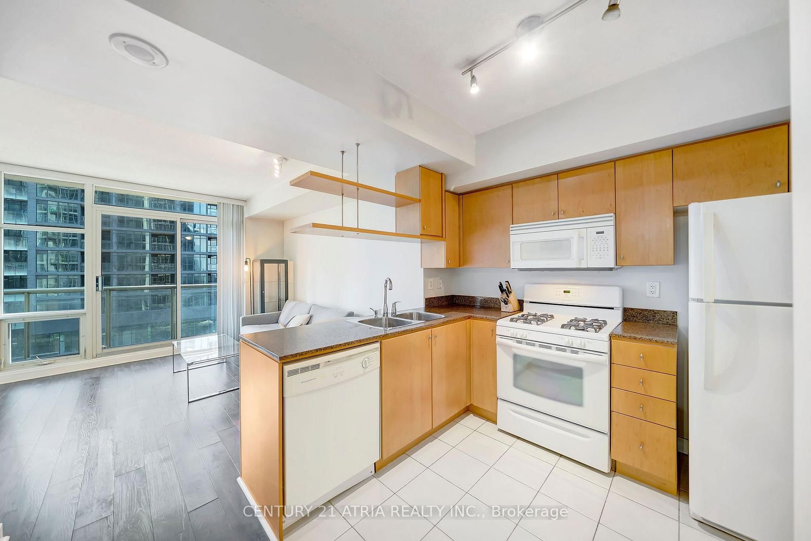 10 Navy Wharf Crt, unit 805 for rent