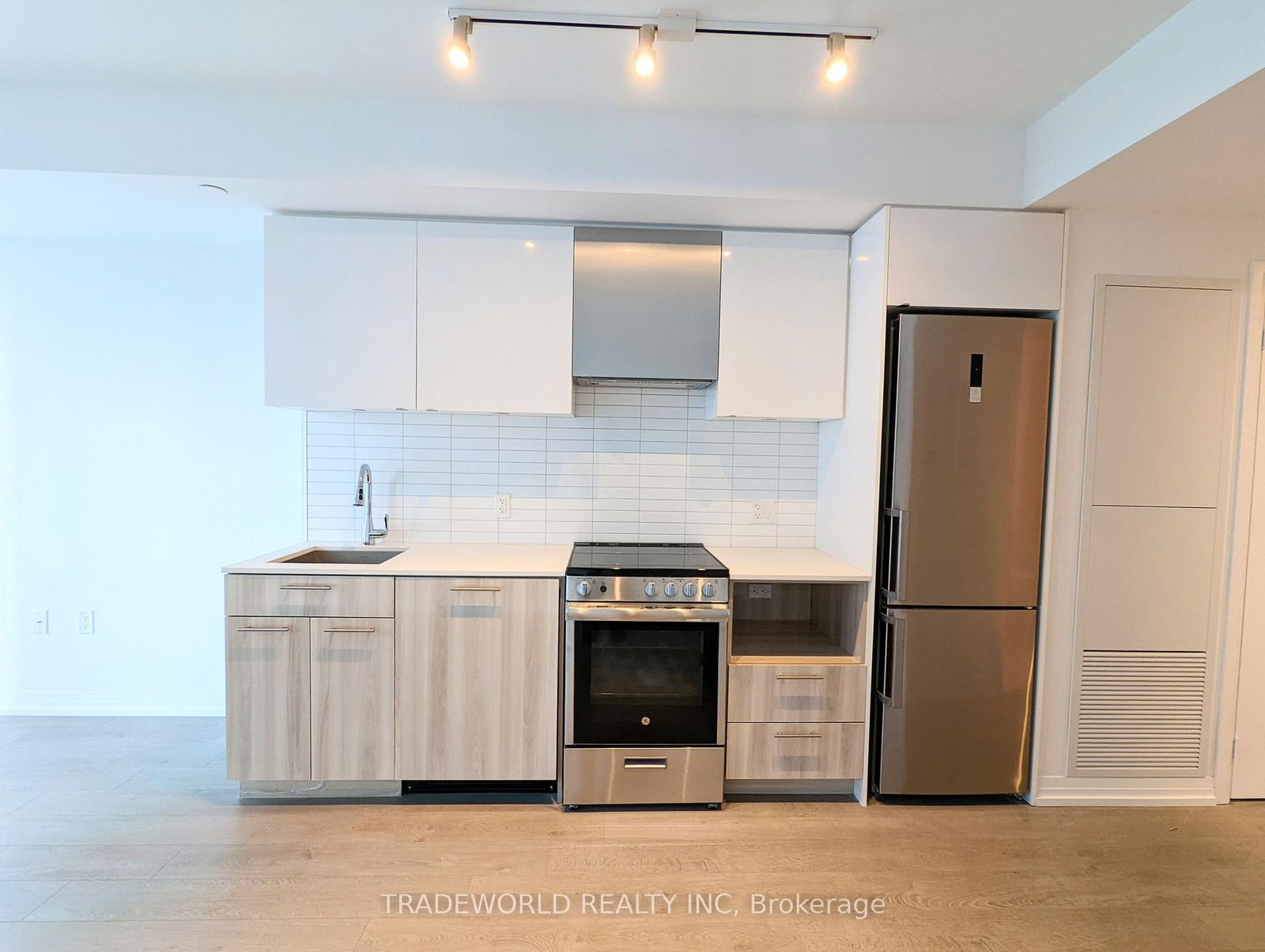 251 Jarvis St, unit 1724 for rent