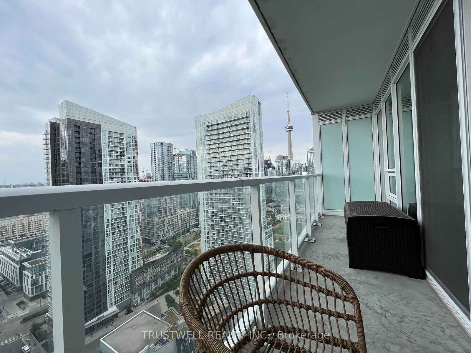 17 Bathurst St, unit 3309 for rent