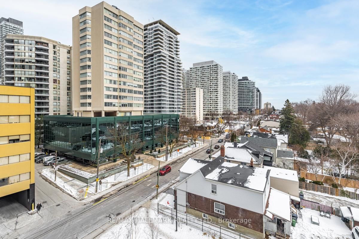 5 Soudan Ave, unit 707 for sale