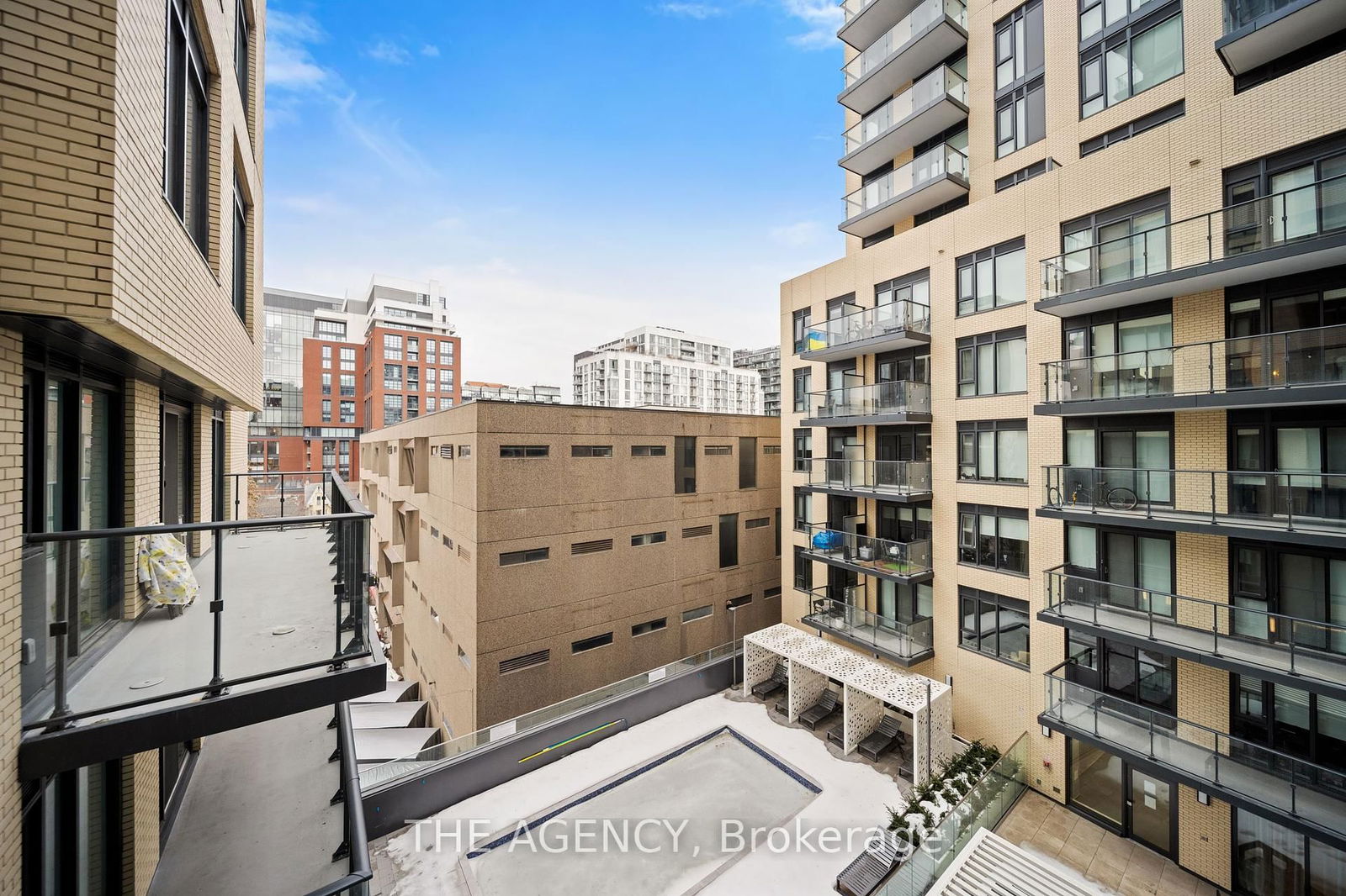 543 Richmond St W, unit 522 for sale