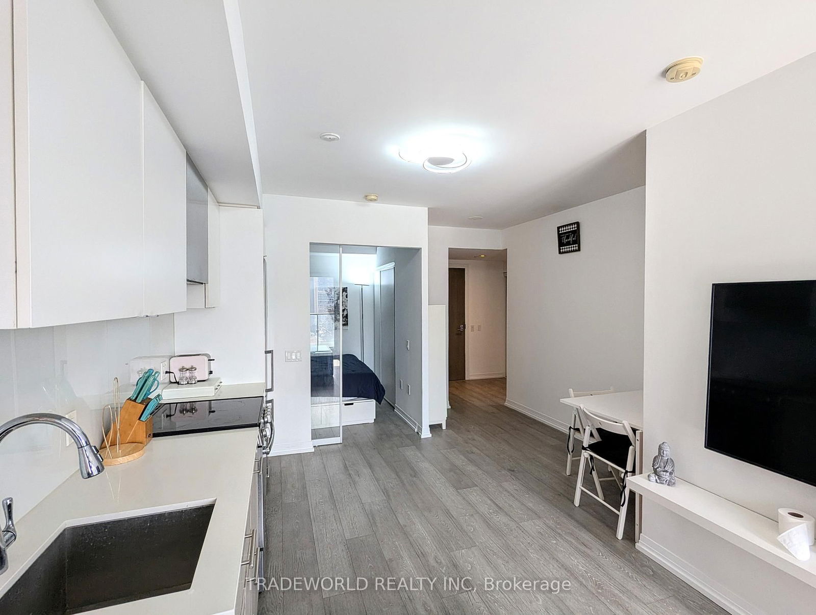 251 Jarvis St, unit 717 for rent