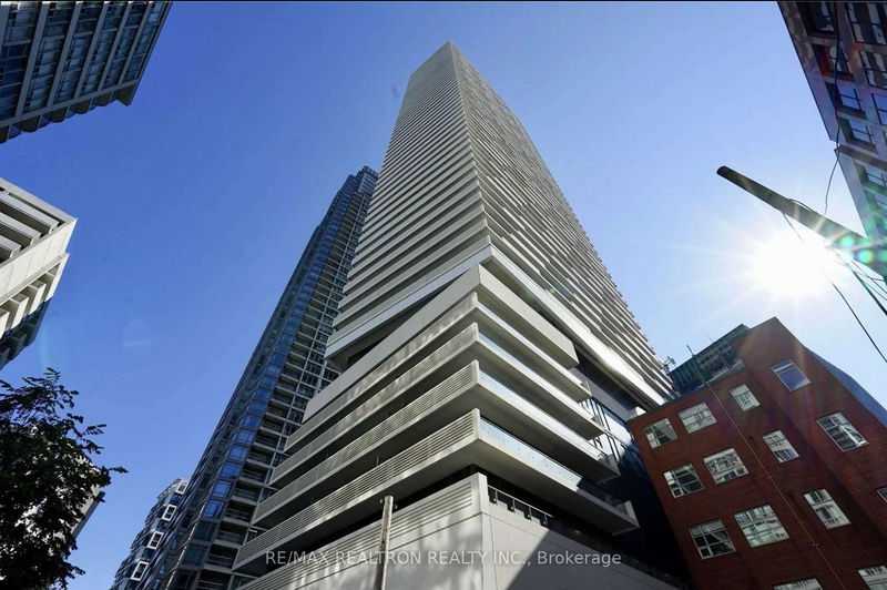 2221 Yonge St, unit 1007 for rent