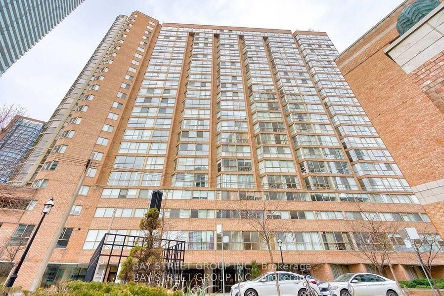 1055 Bay St, unit 616 for rent