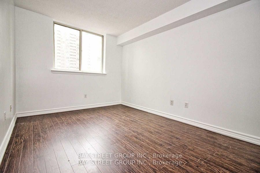 1055 Bay St, unit 616 for rent