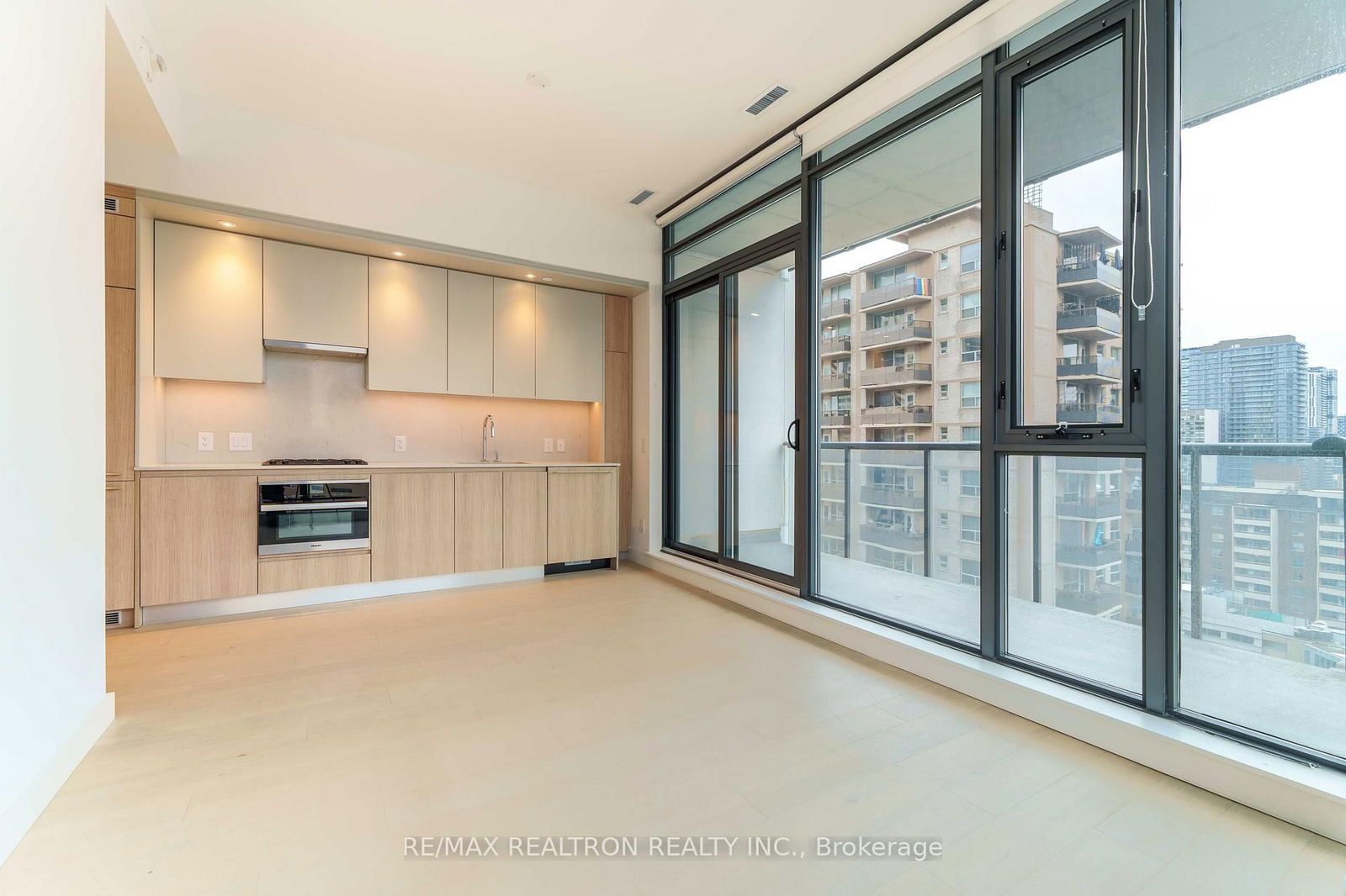 81 Wellesley St E, unit 1103 for sale