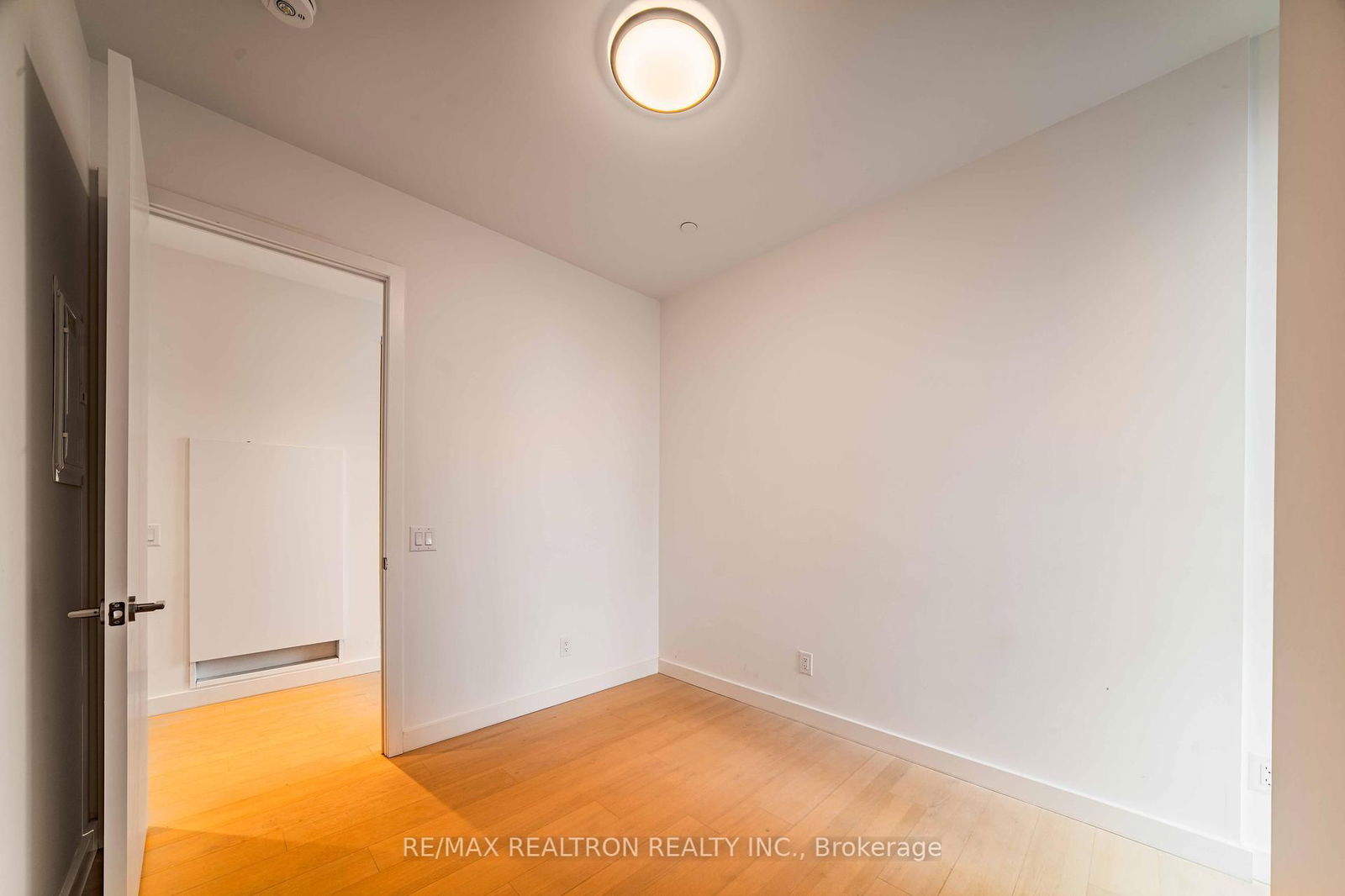 81 Wellesley St E, unit 1103 for sale