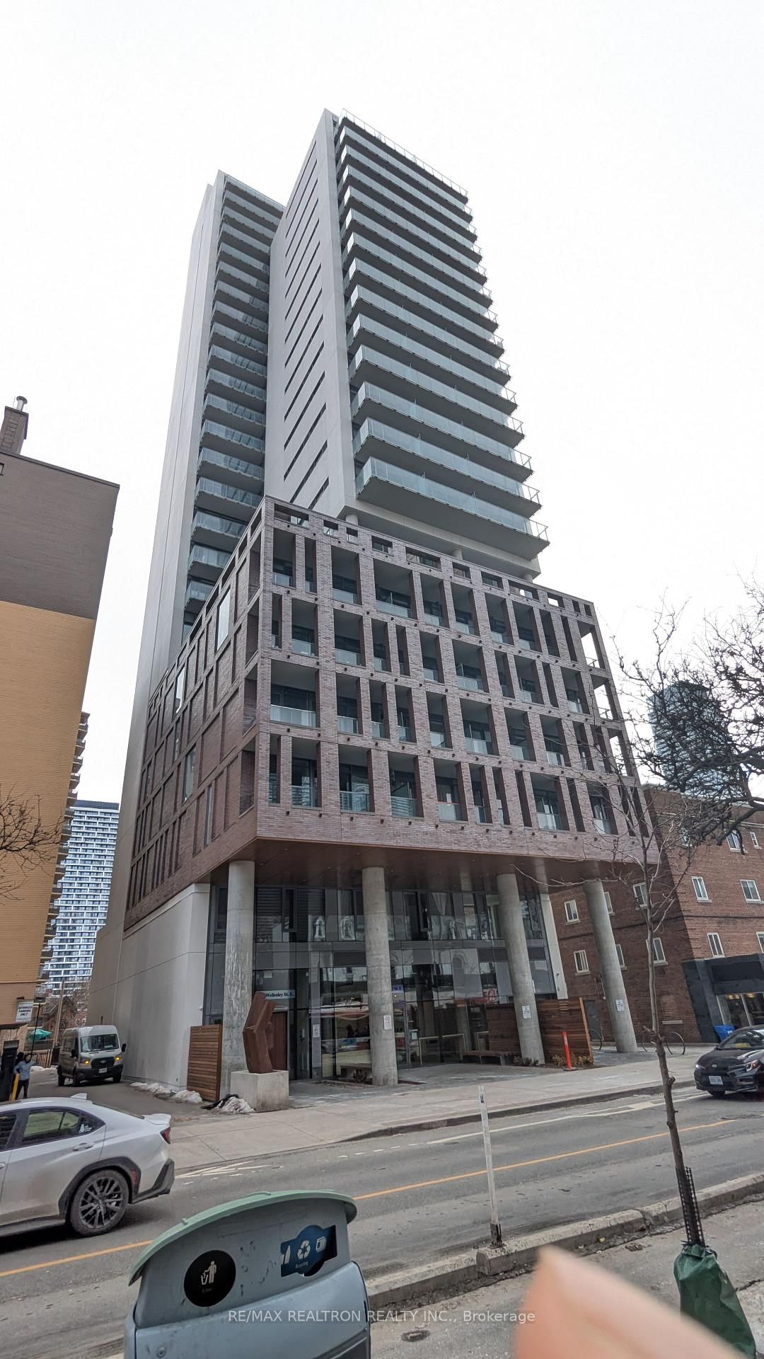 81 Wellesley St E, unit 1103 for sale