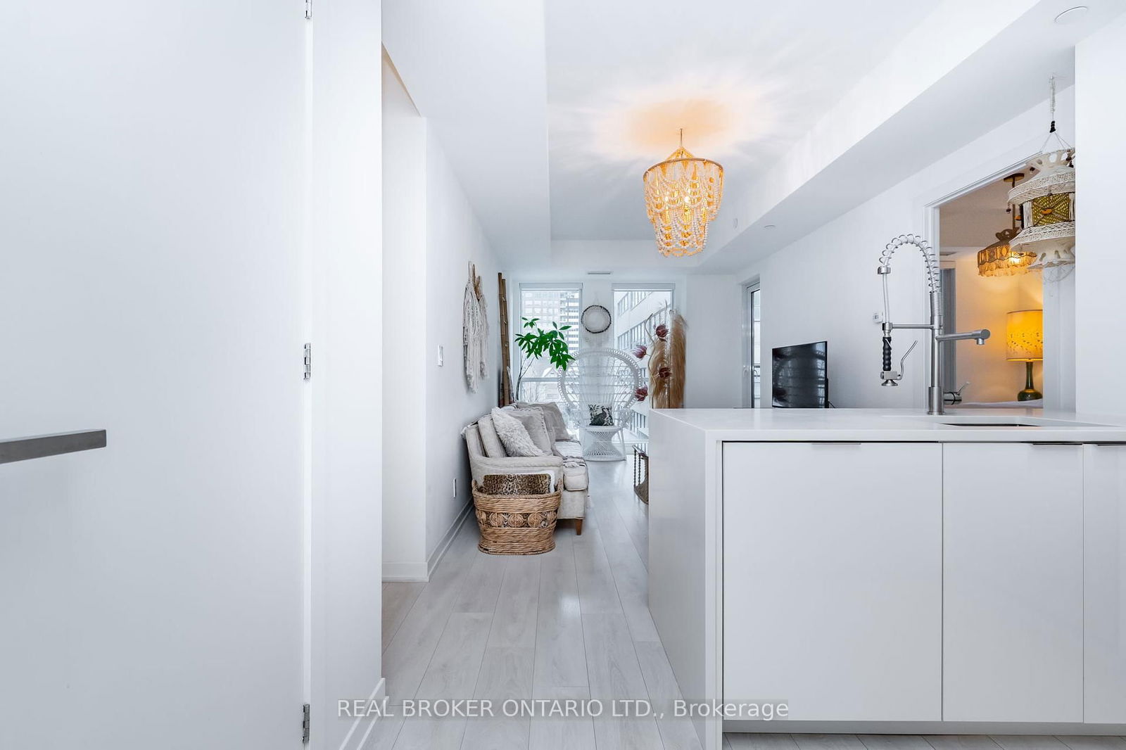 223 St. Clair Ave W, unit 201 for sale