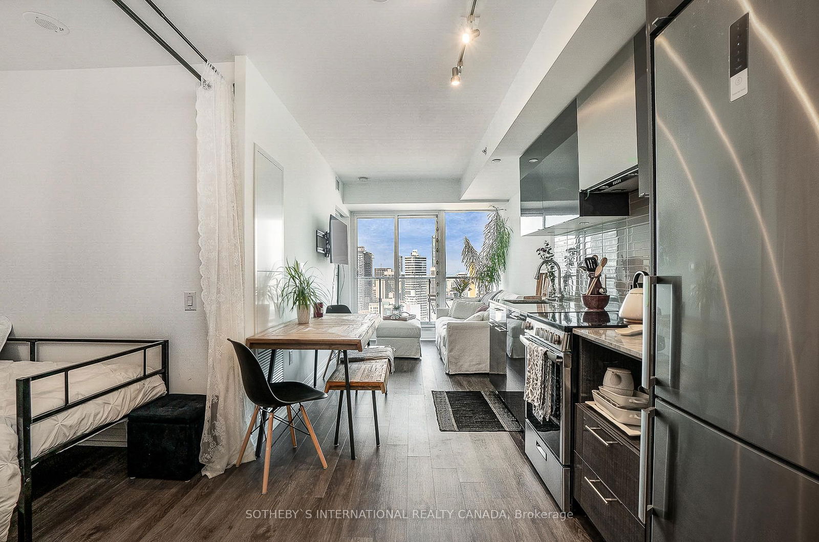 251 Jarvis St, unit 3206 for rent