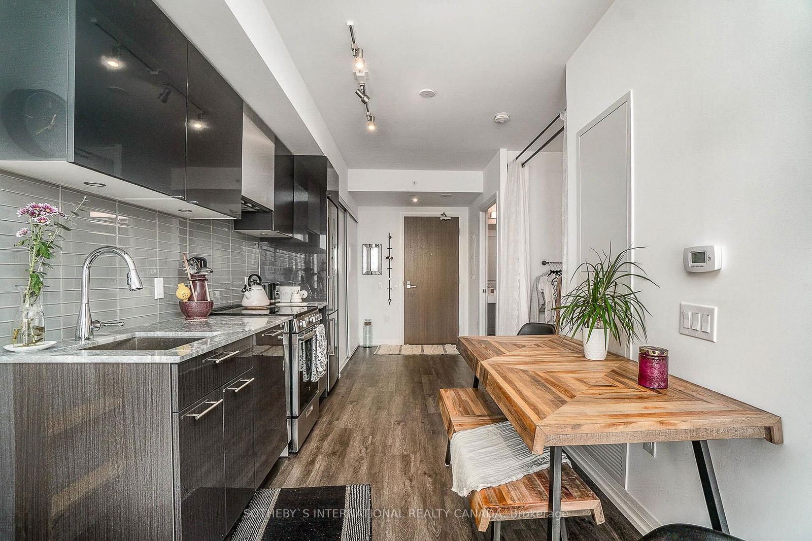 251 Jarvis St, unit 3206 for rent