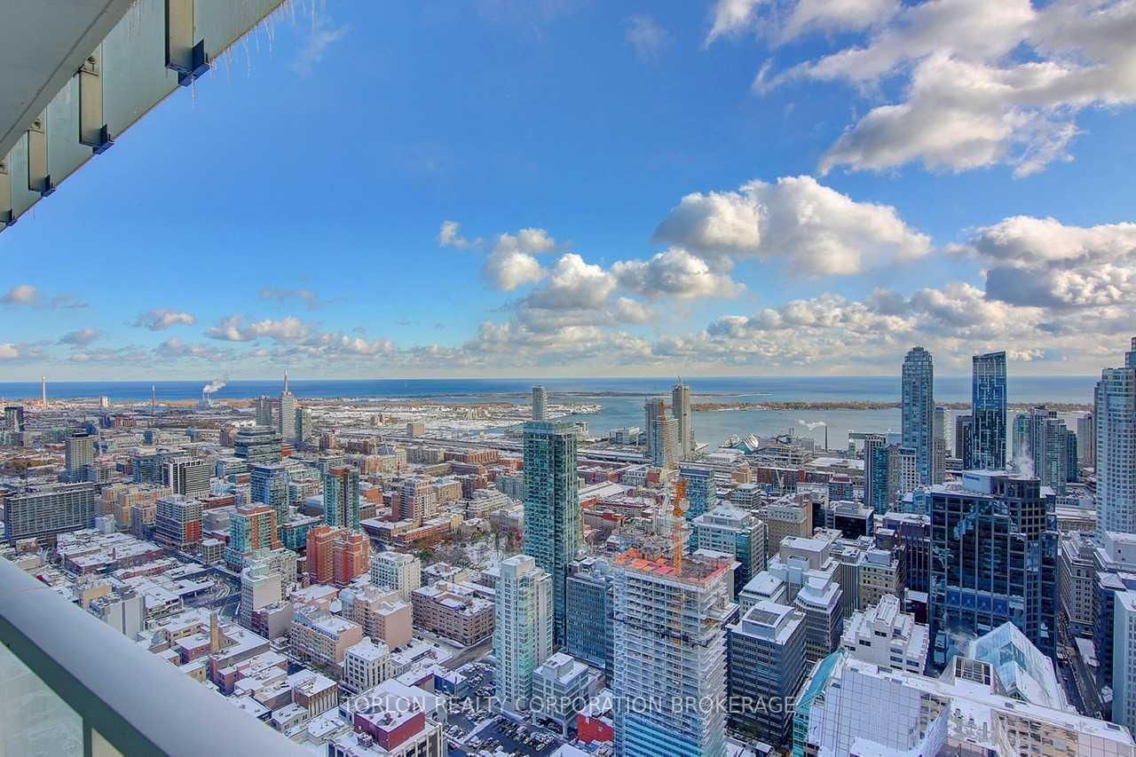 197 Yonge St, unit 5206 for rent