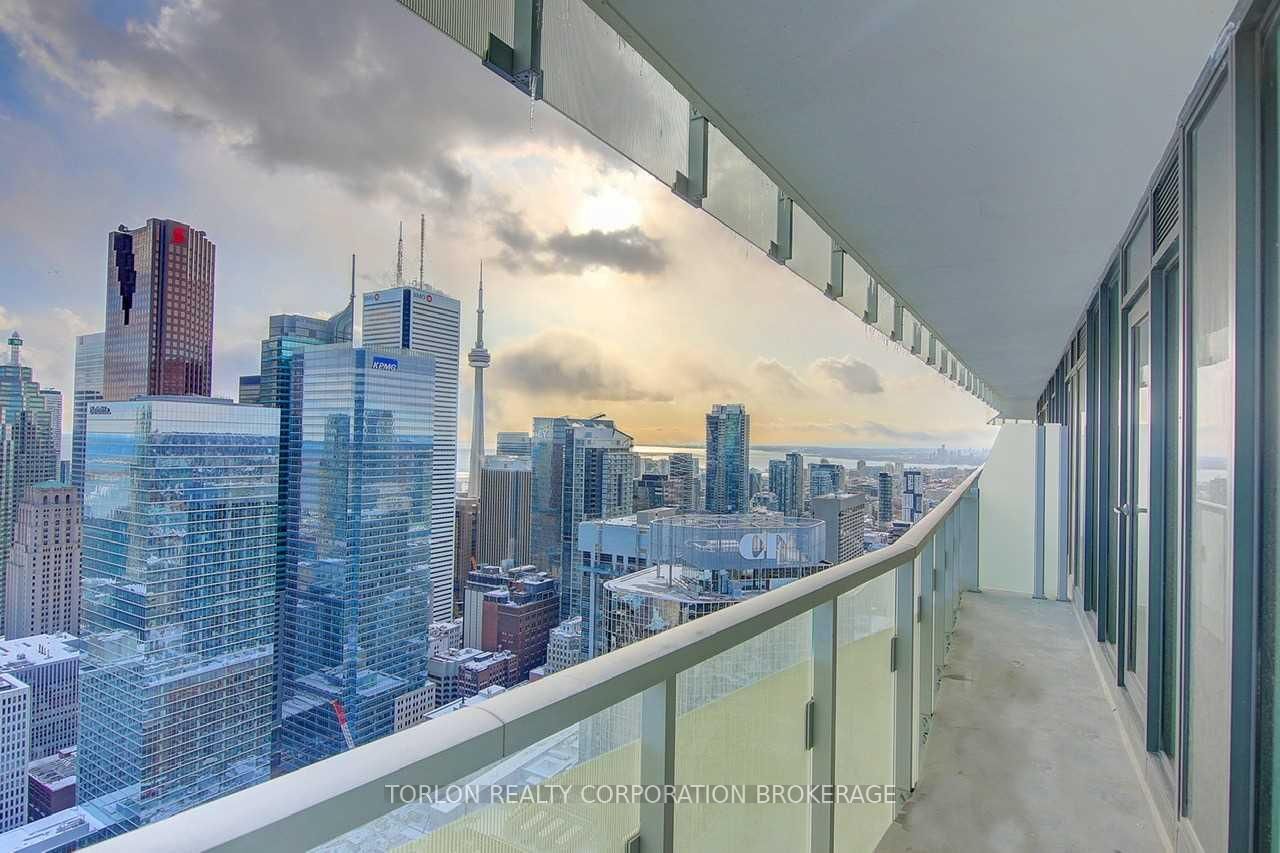 197 Yonge St, unit 5206 for rent