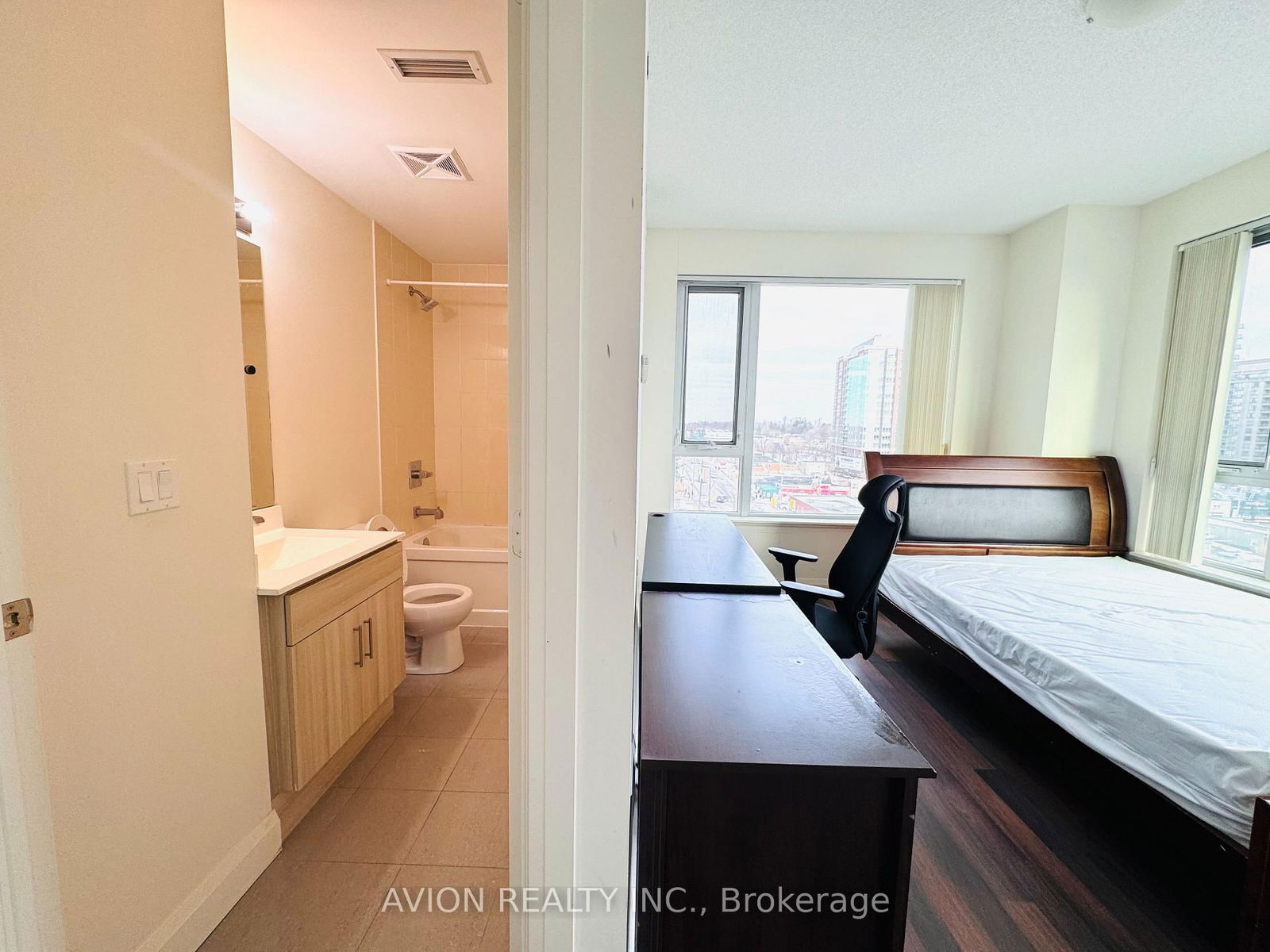 68 Canterbury Pl, unit Masterbedroom 702 for rent