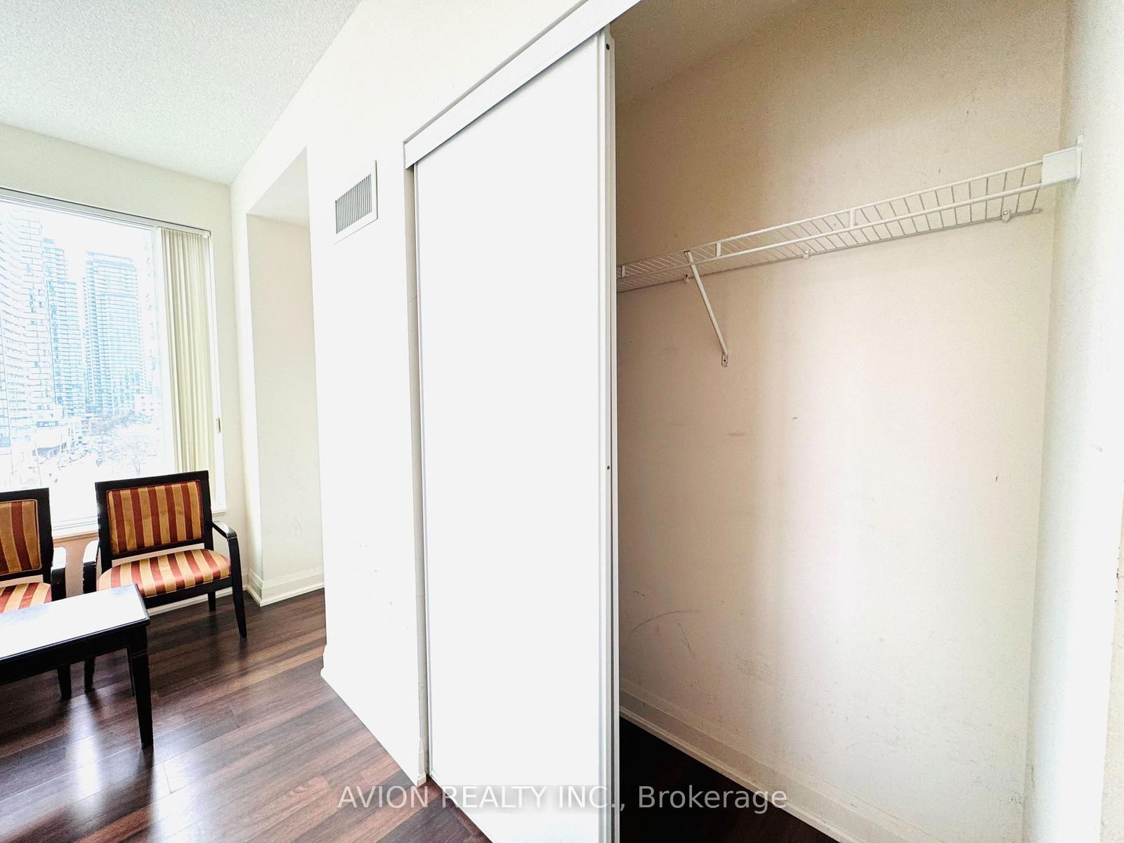 68 Canterbury Pl, unit Masterbedroom 702 for rent