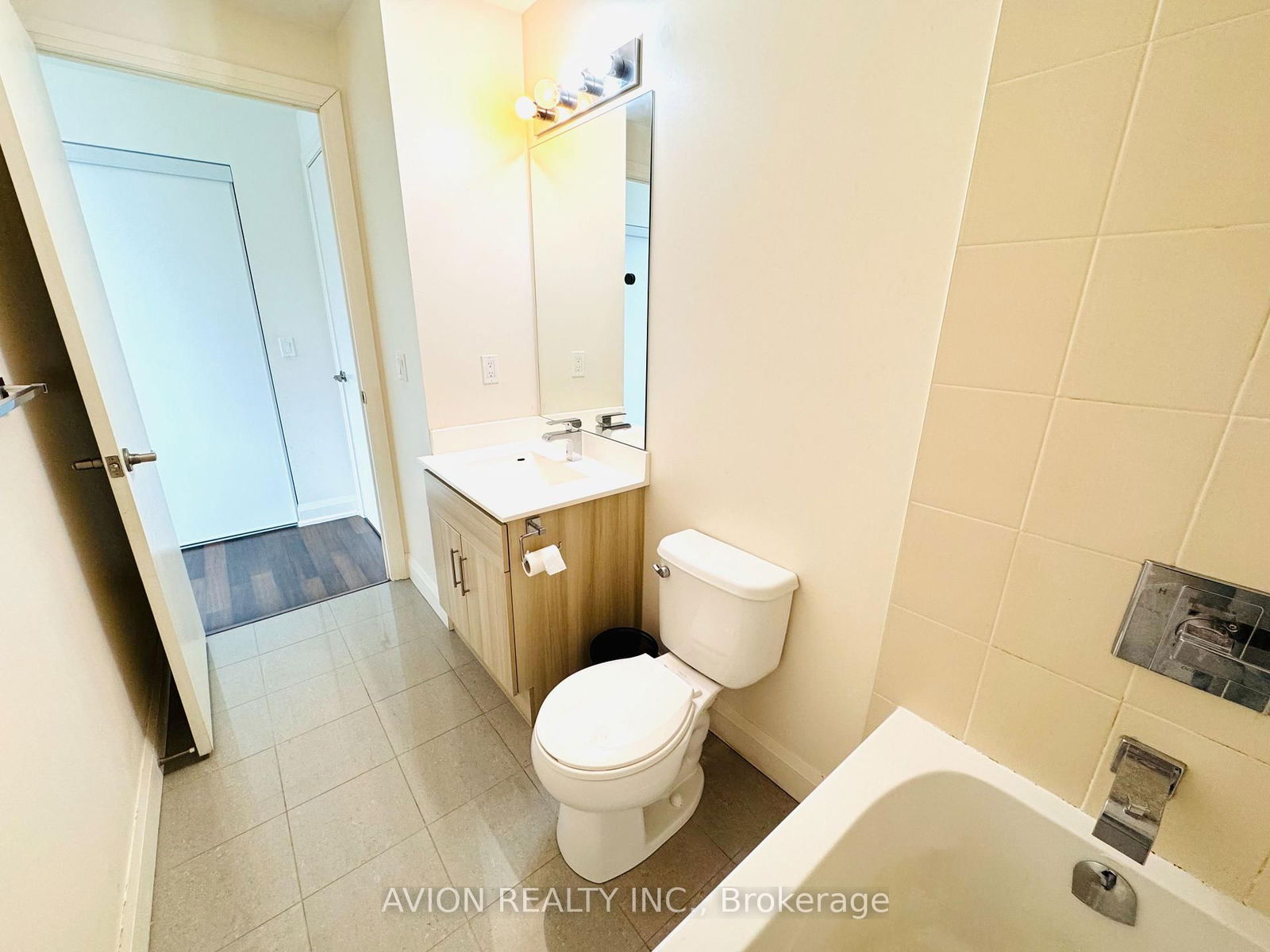 68 Canterbury Pl, unit Masterbedroom 702 for rent