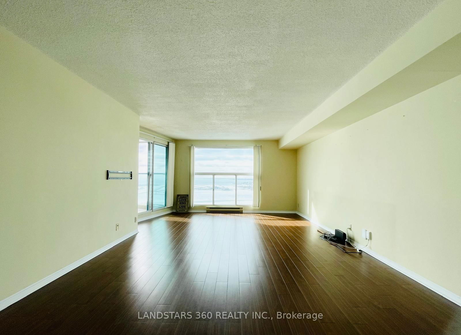 99 Harbour Sq, unit 3310 for rent