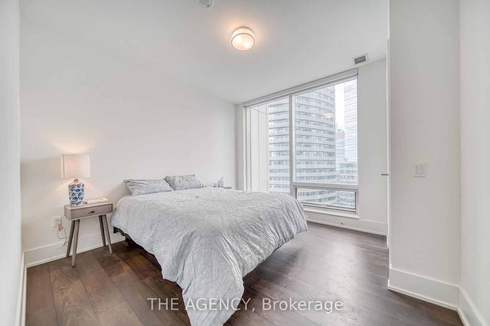 10 York St, unit 3303 for sale