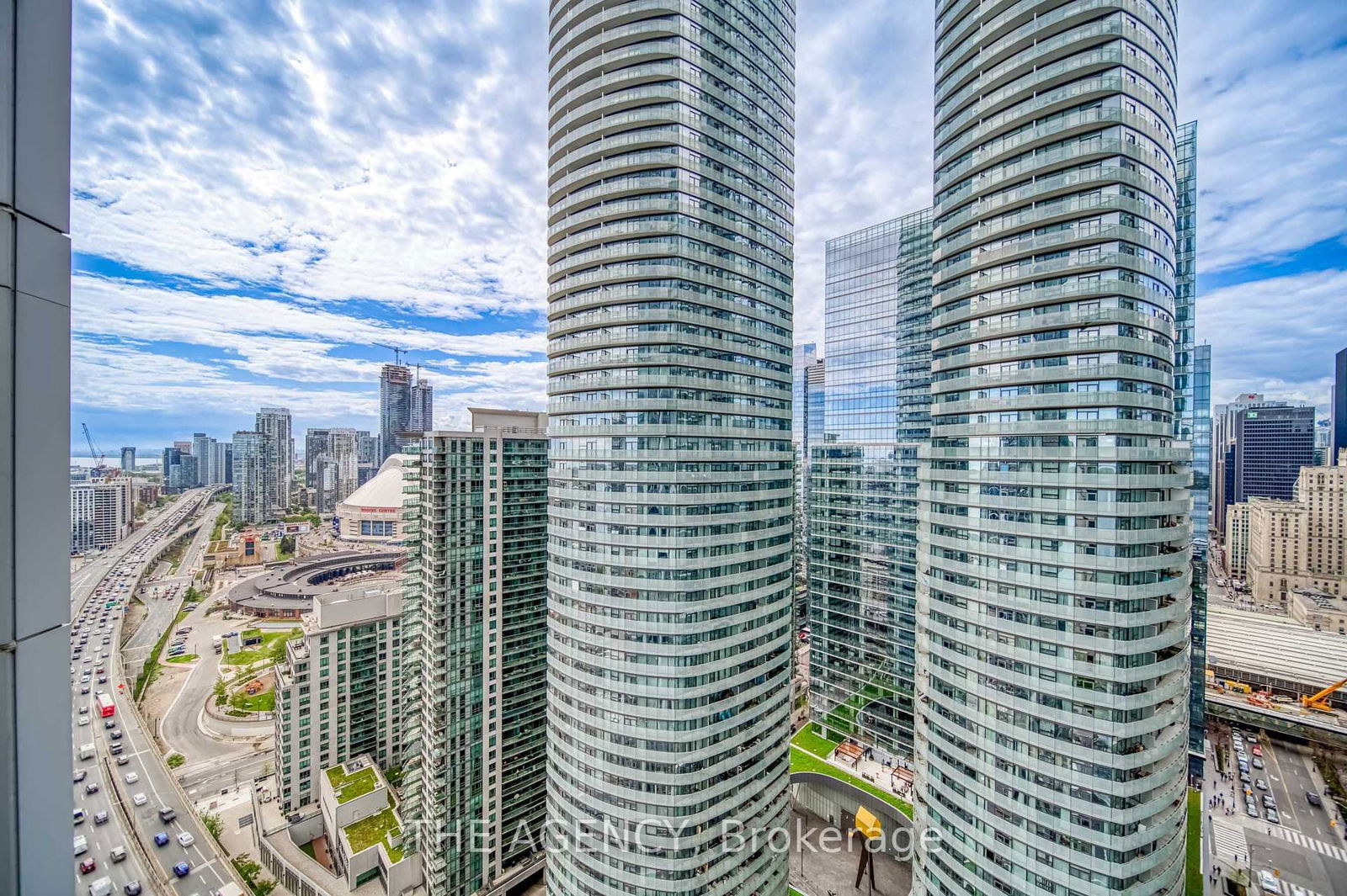 10 York St, unit 3303 for sale