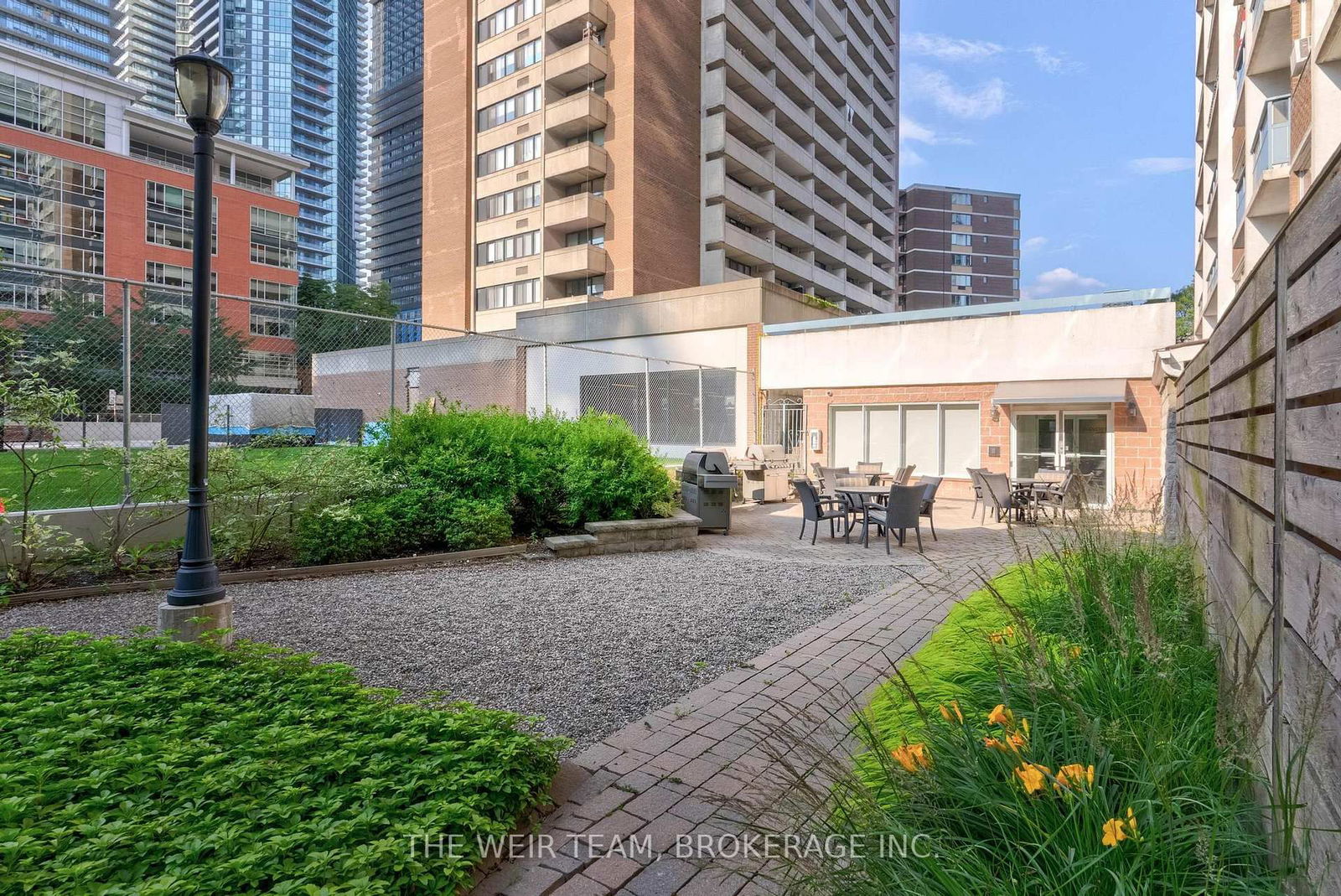 30 Gloucester St, unit 609 for sale