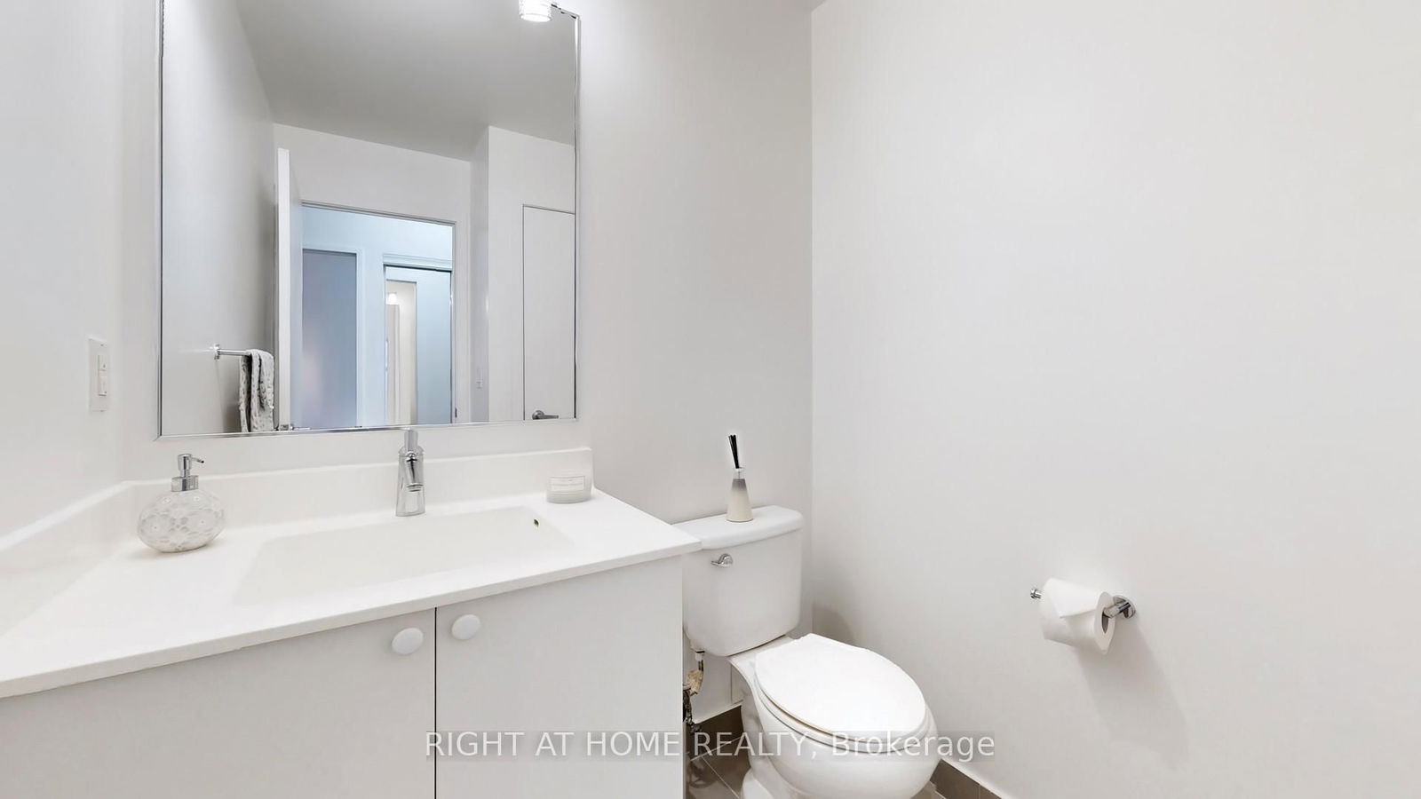 18 Rean Dr, unit 215 for sale